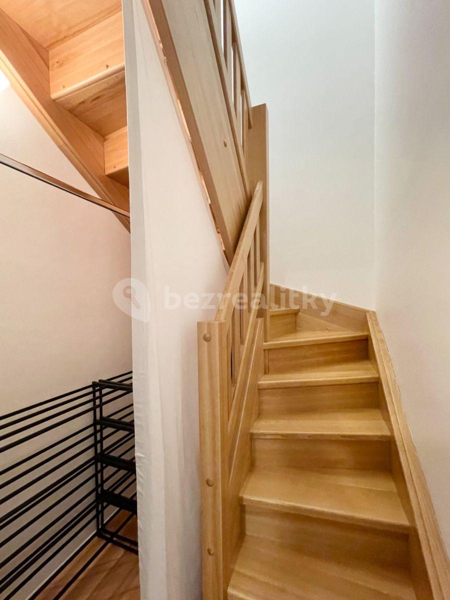 Pronájem bytu 4+1 93 m², Blanická, Praha, Praha