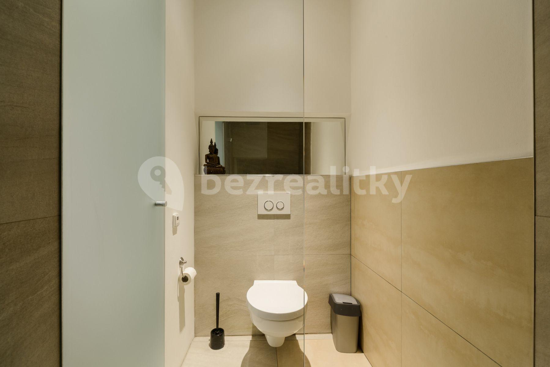 Pronájem bytu 4+1 77 m², Palackého, Praha, Praha