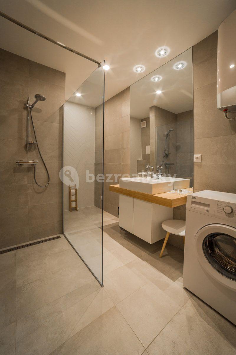 Pronájem bytu 2+kk 55 m², Štefánikova, Senec, Bratislavský kraj