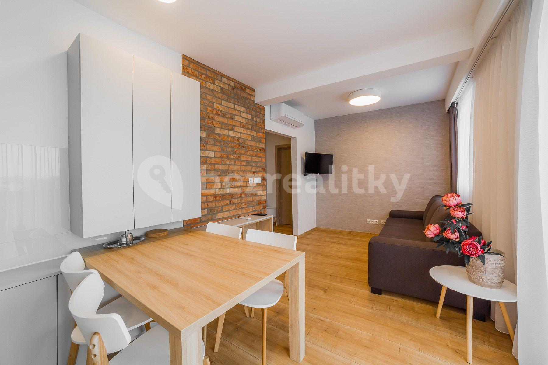 Pronájem bytu 2+kk 55 m², Štefánikova, Senec, Bratislavský kraj