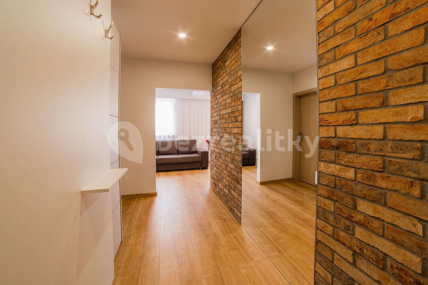 Pronájem bytu 2+kk 55 m², Štefánikova, Senec, Bratislavský kraj