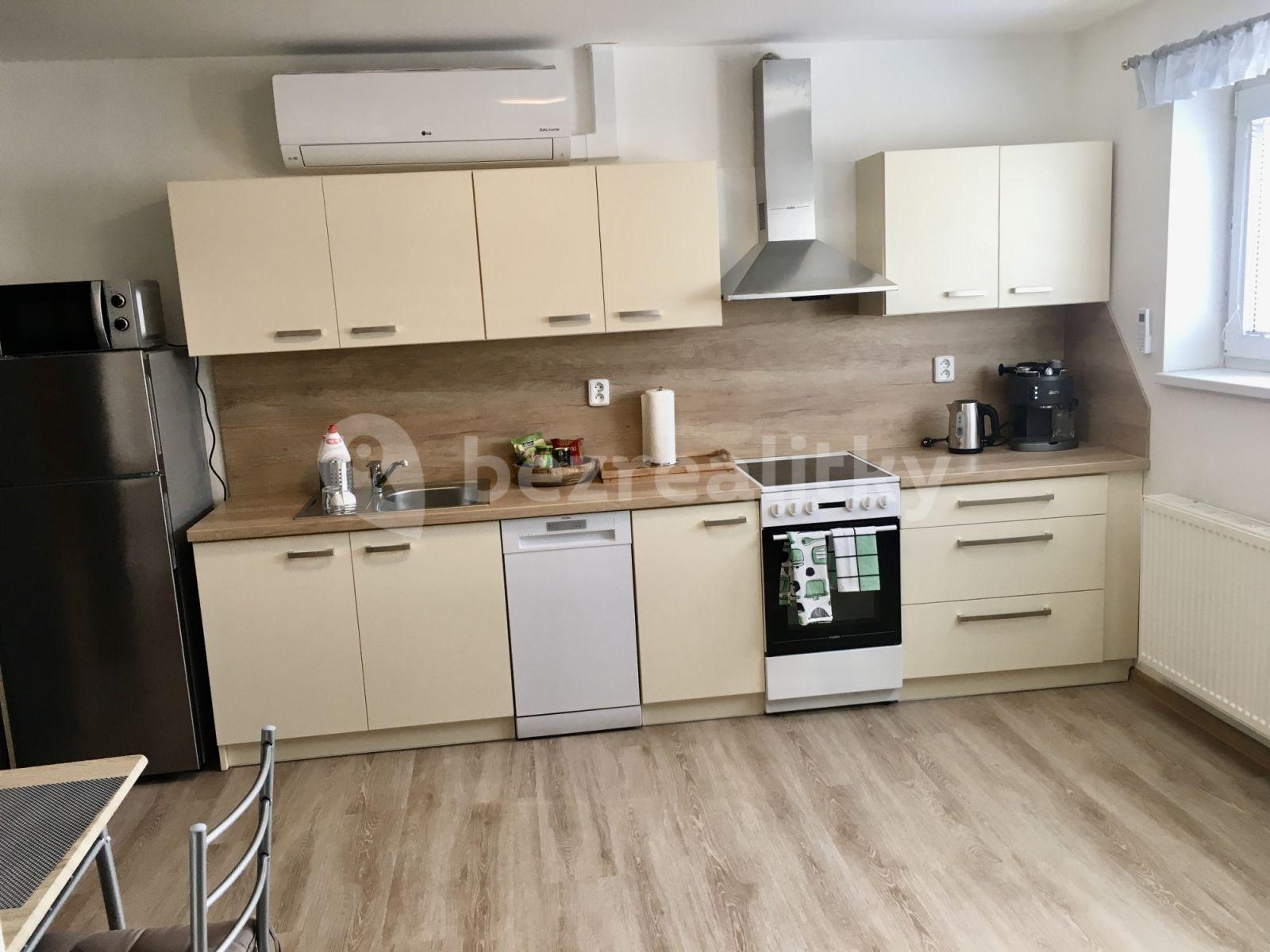 Pronájem bytu 1+kk 37 m², Palackého náměstí, Třeboň, Jihočeský kraj