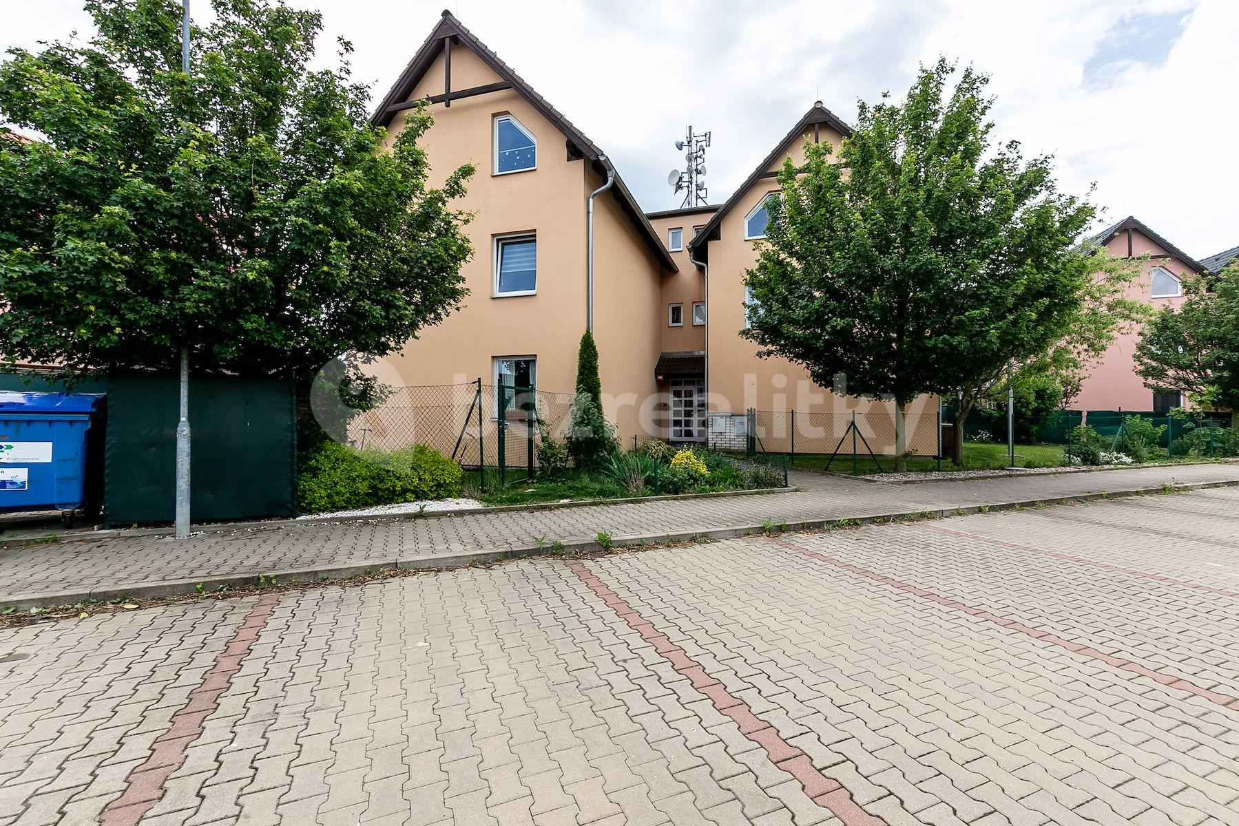 Prodej bytu 1+1 50 m², U Školky, Nupaky, Středočeský kraj