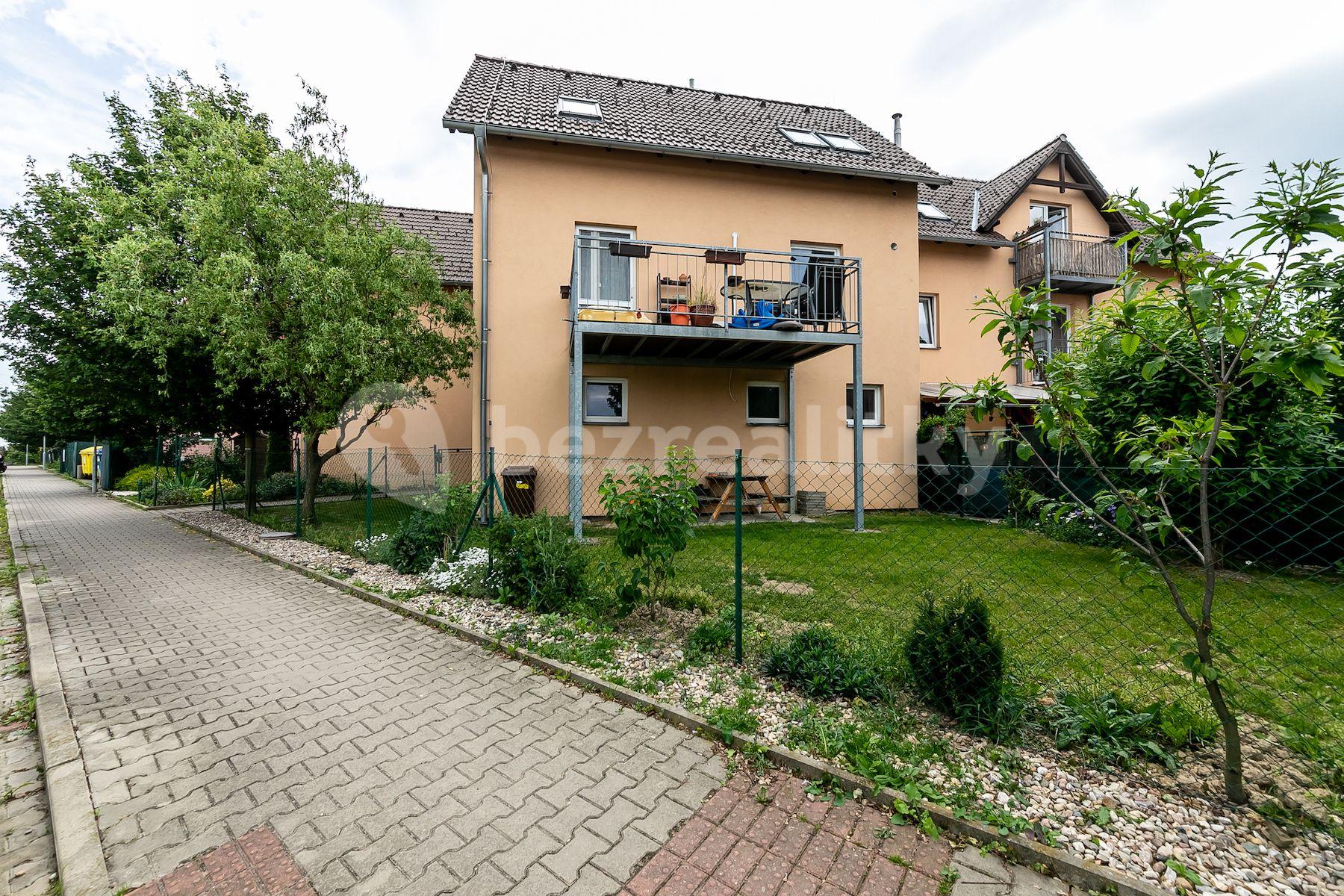 Prodej bytu 1+1 50 m², U Školky, Nupaky, Středočeský kraj