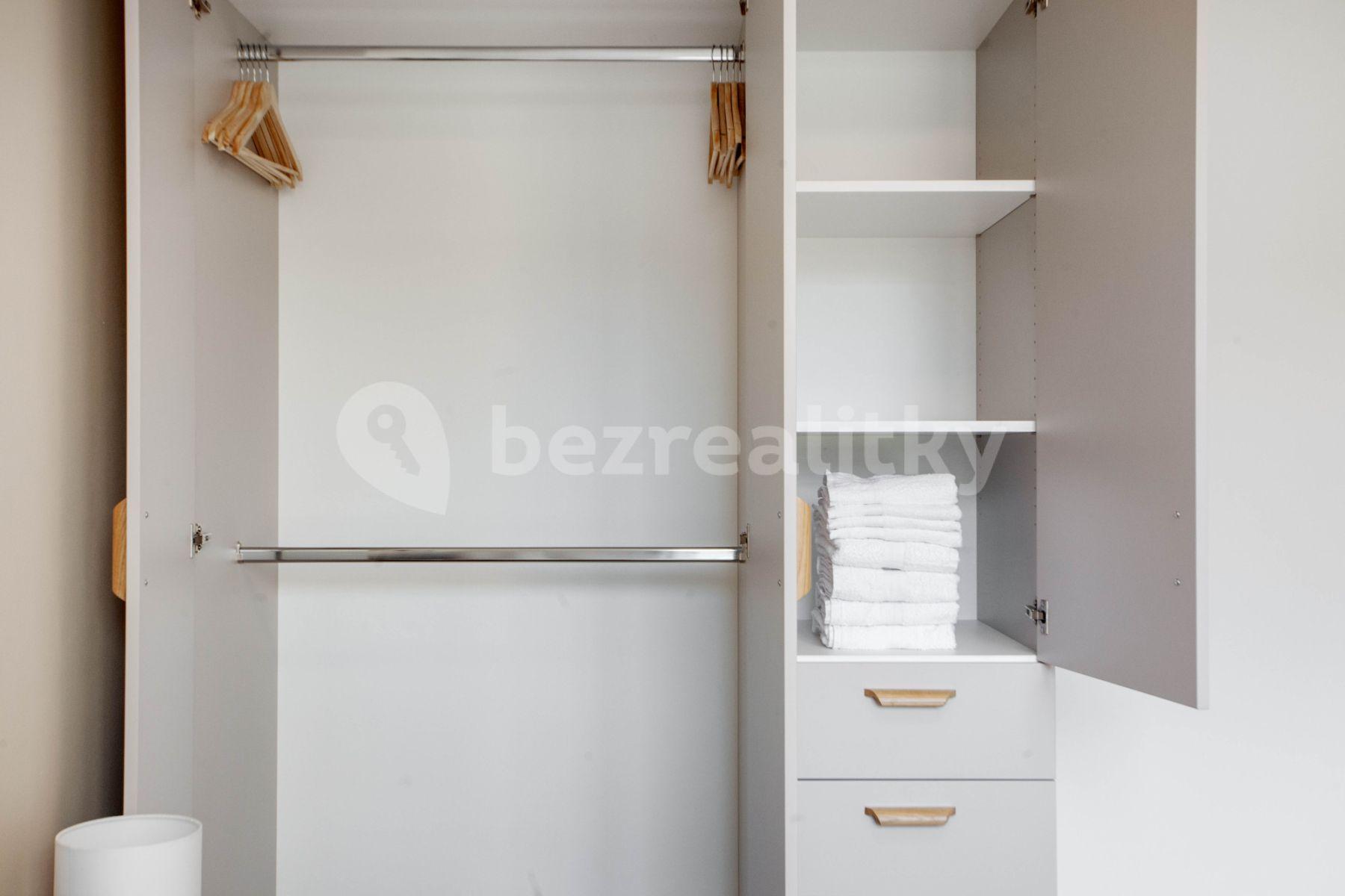 Pronájem bytu 3+1 64 m², Vrbenského, Praha, Praha