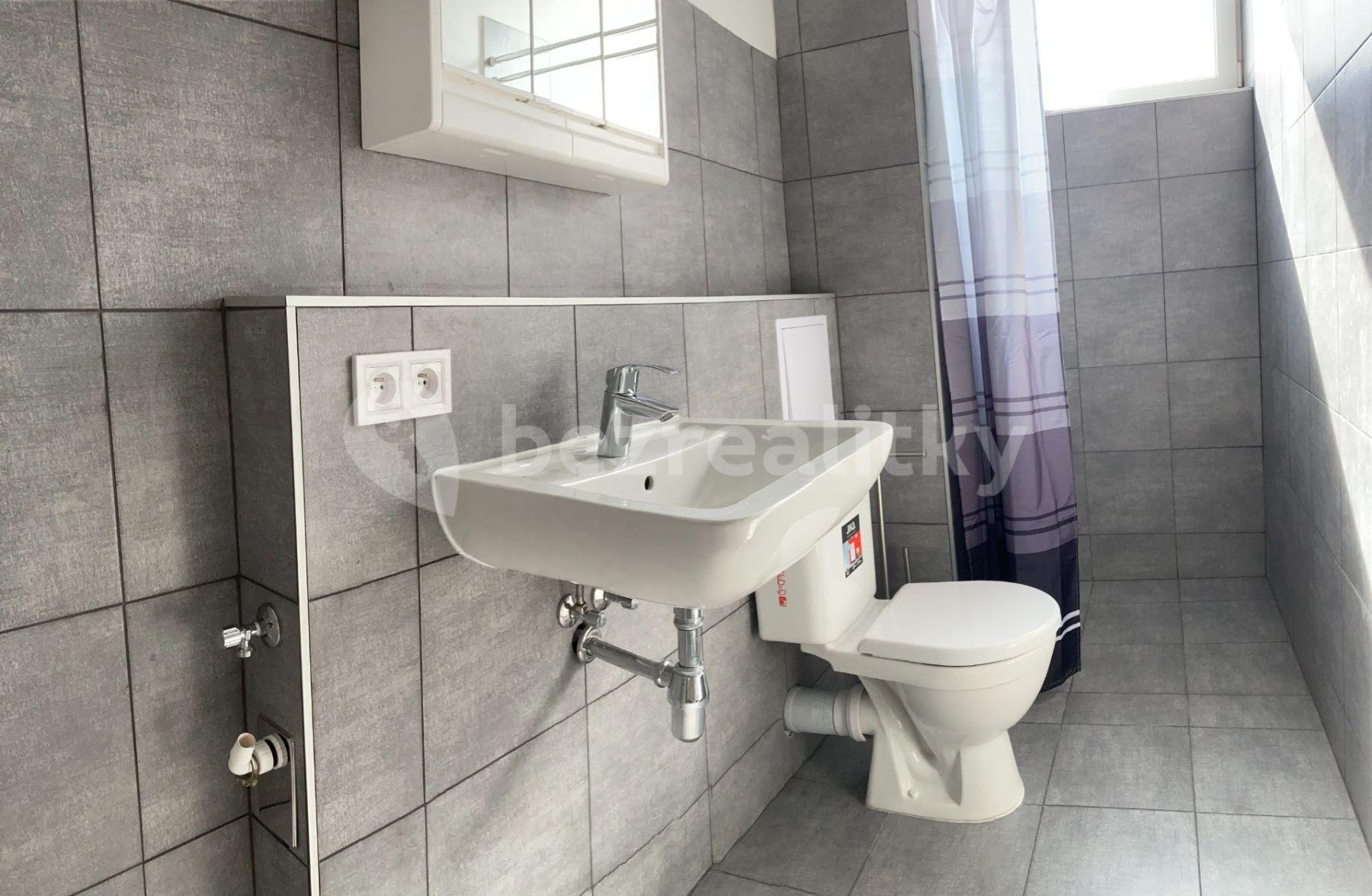 Pronájem bytu 1+kk 45 m², U Uhříněveské obory, Praha, Praha