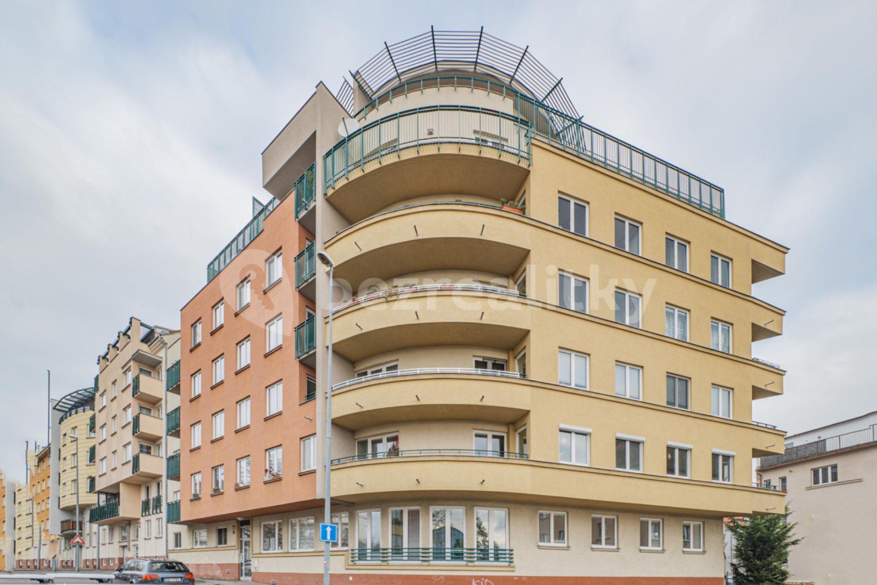 Prodej garáže 14 m², Kašparovo náměstí, Praha, Praha