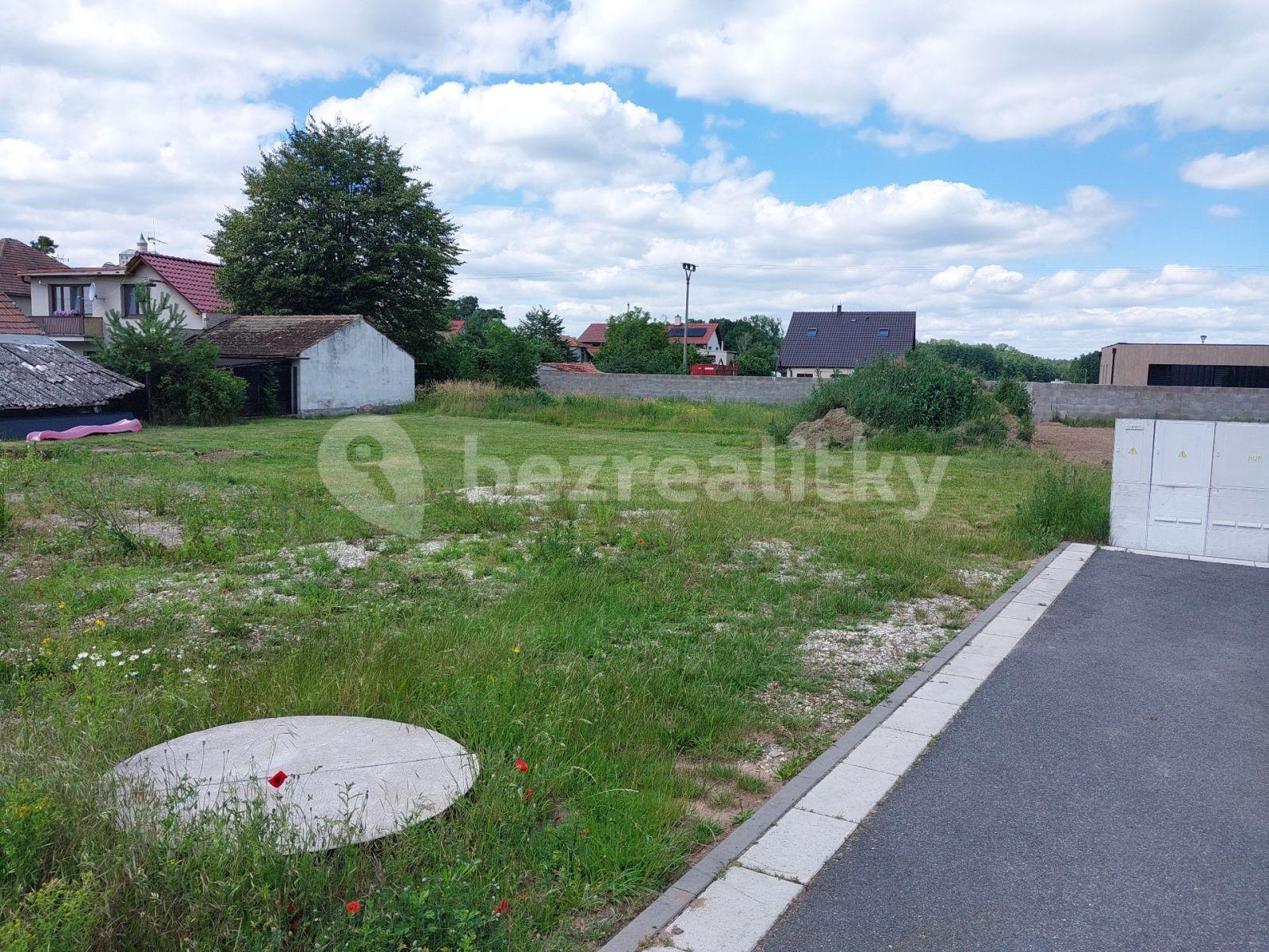 Prodej pozemku 927 m², Kunětice, Pardubický kraj