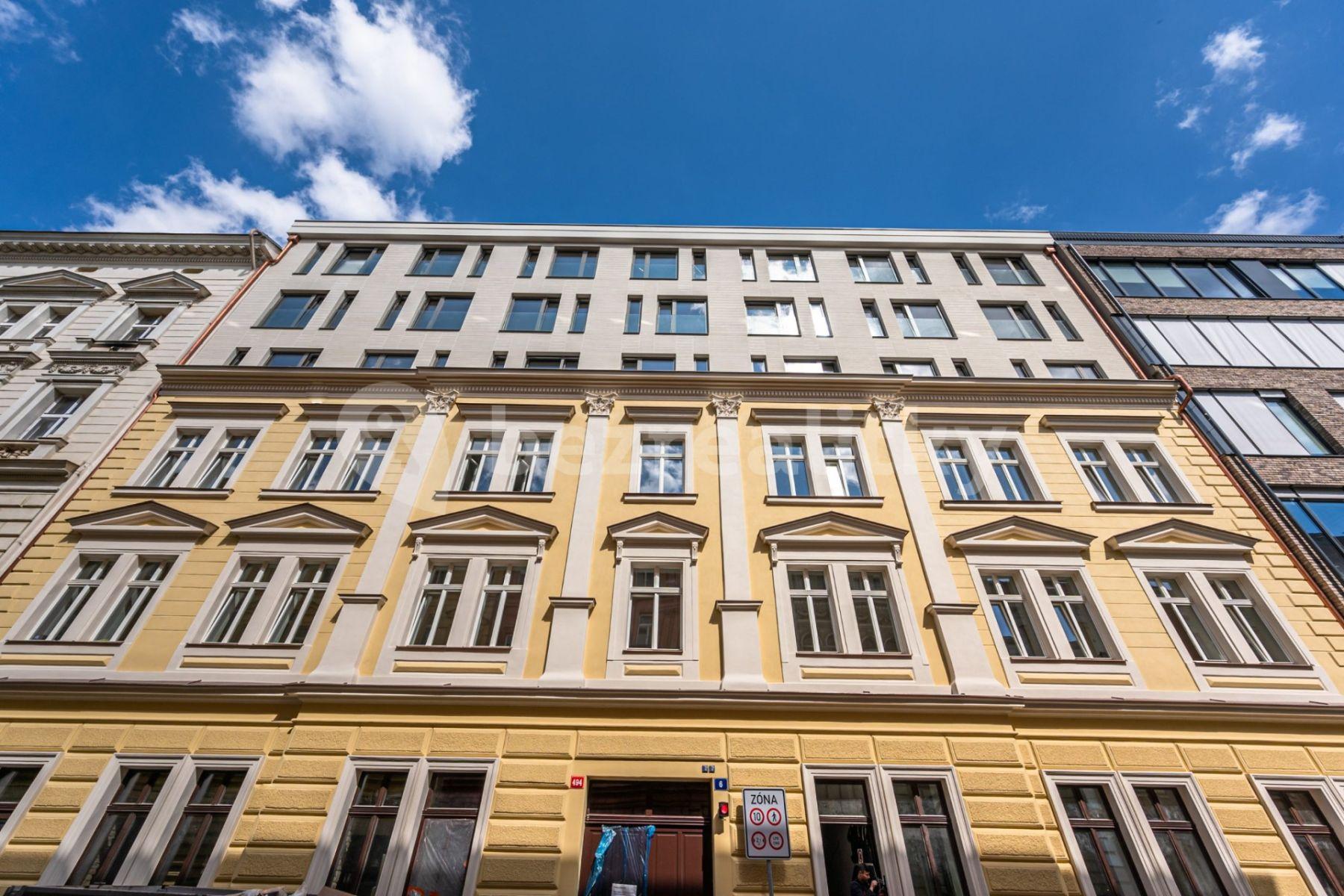 Pronájem garáže 15 m², Na Valentince, Praha, Praha