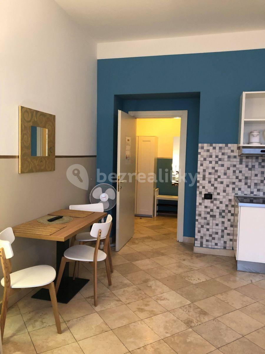 Pronájem bytu 1+kk 35 m², Legerova, Praha, Praha