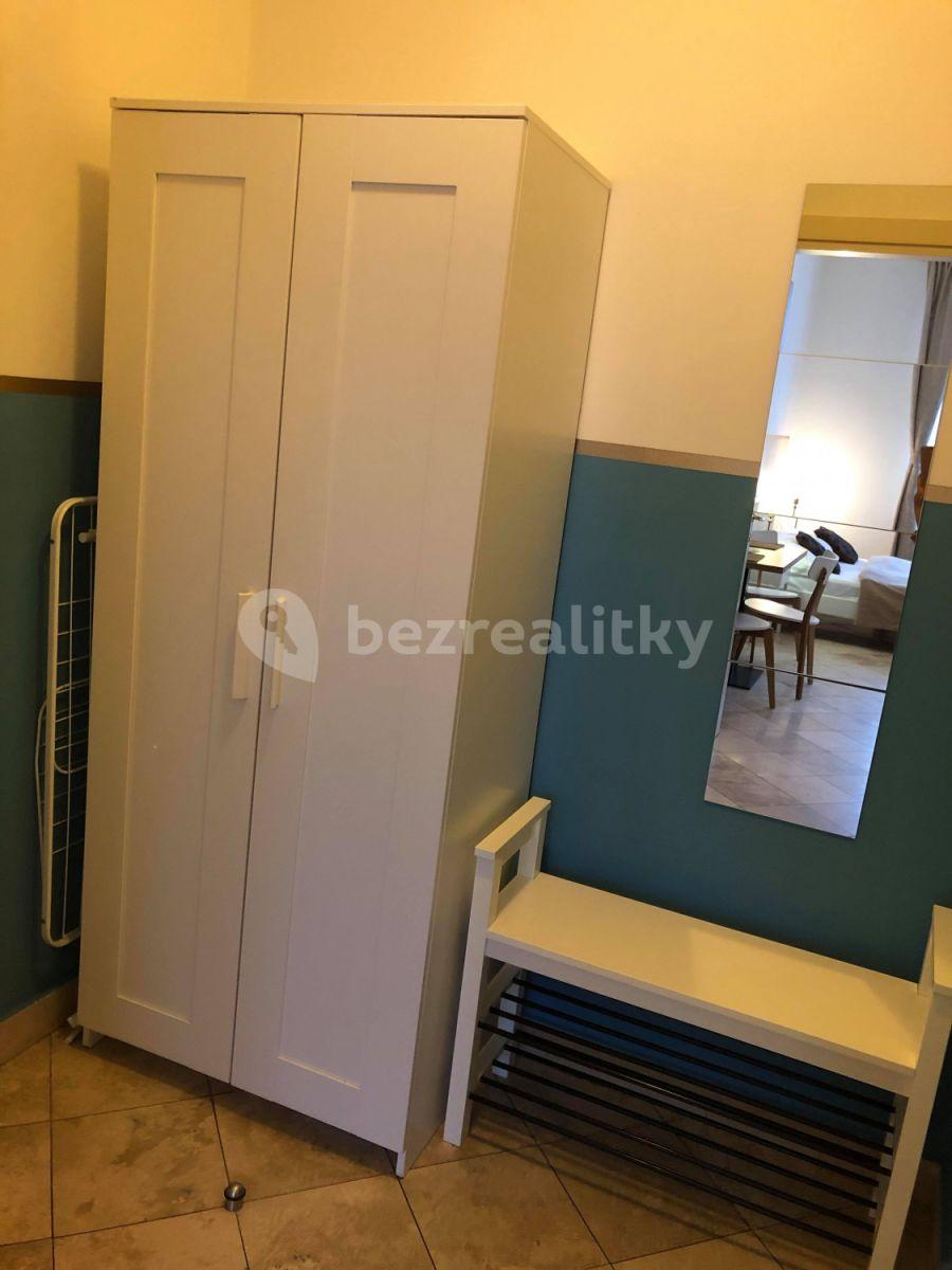 Pronájem bytu 1+kk 35 m², Legerova, Praha, Praha