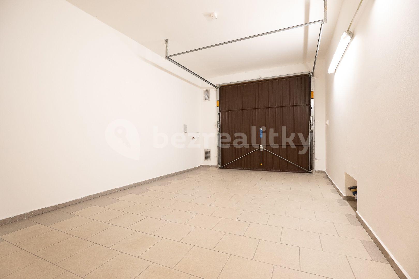 Prodej domu 214 m², pozemek 344 m², Jarní, Hostivice, Středočeský kraj