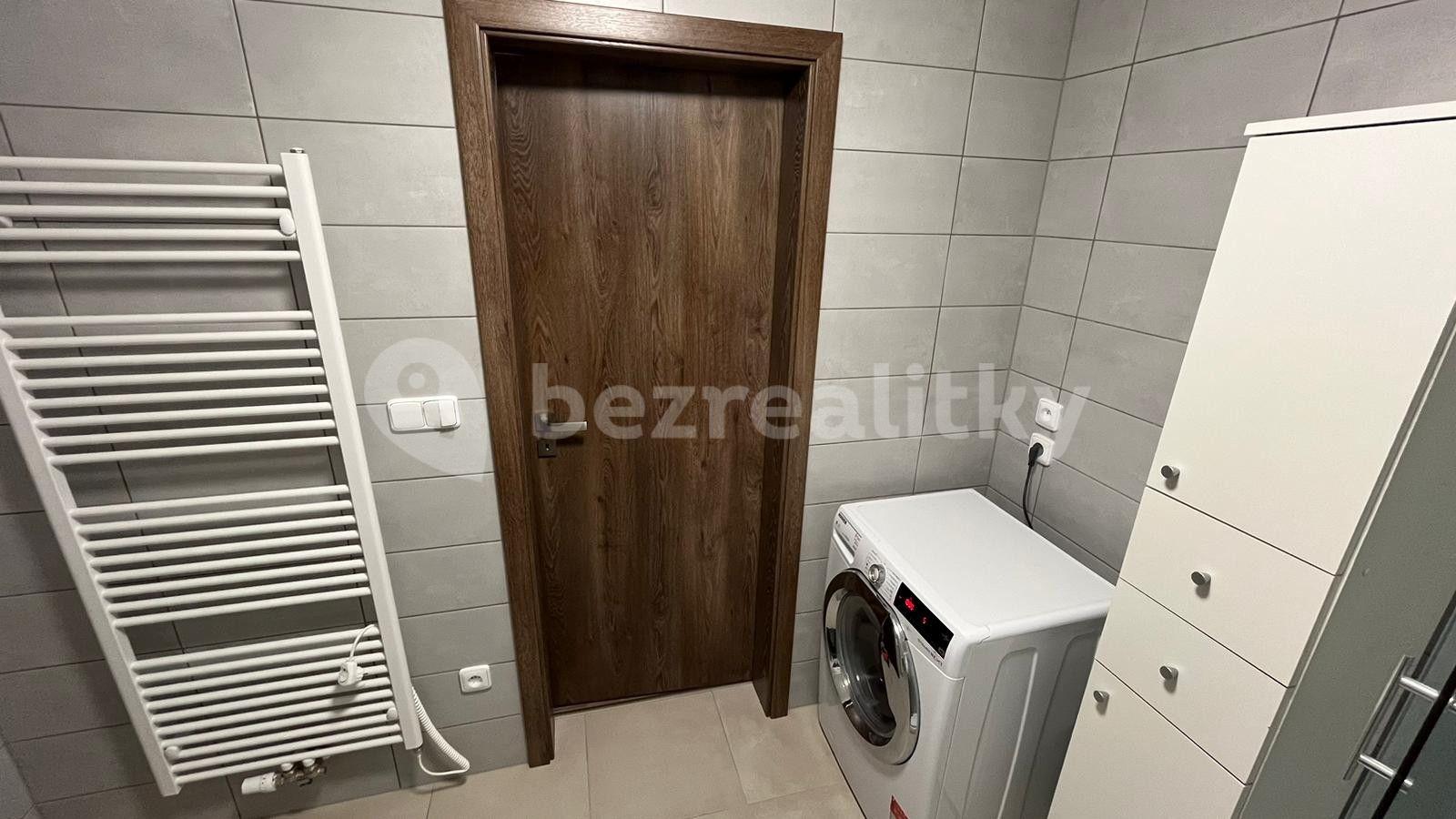 Pronájem bytu 2+kk 55 m², U Kasáren, Dašice, Pardubický kraj