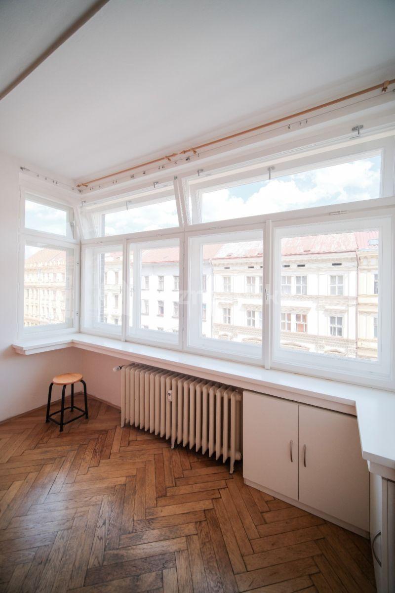 Pronájem bytu 1+kk 36 m², Štefánikova, Praha, Praha