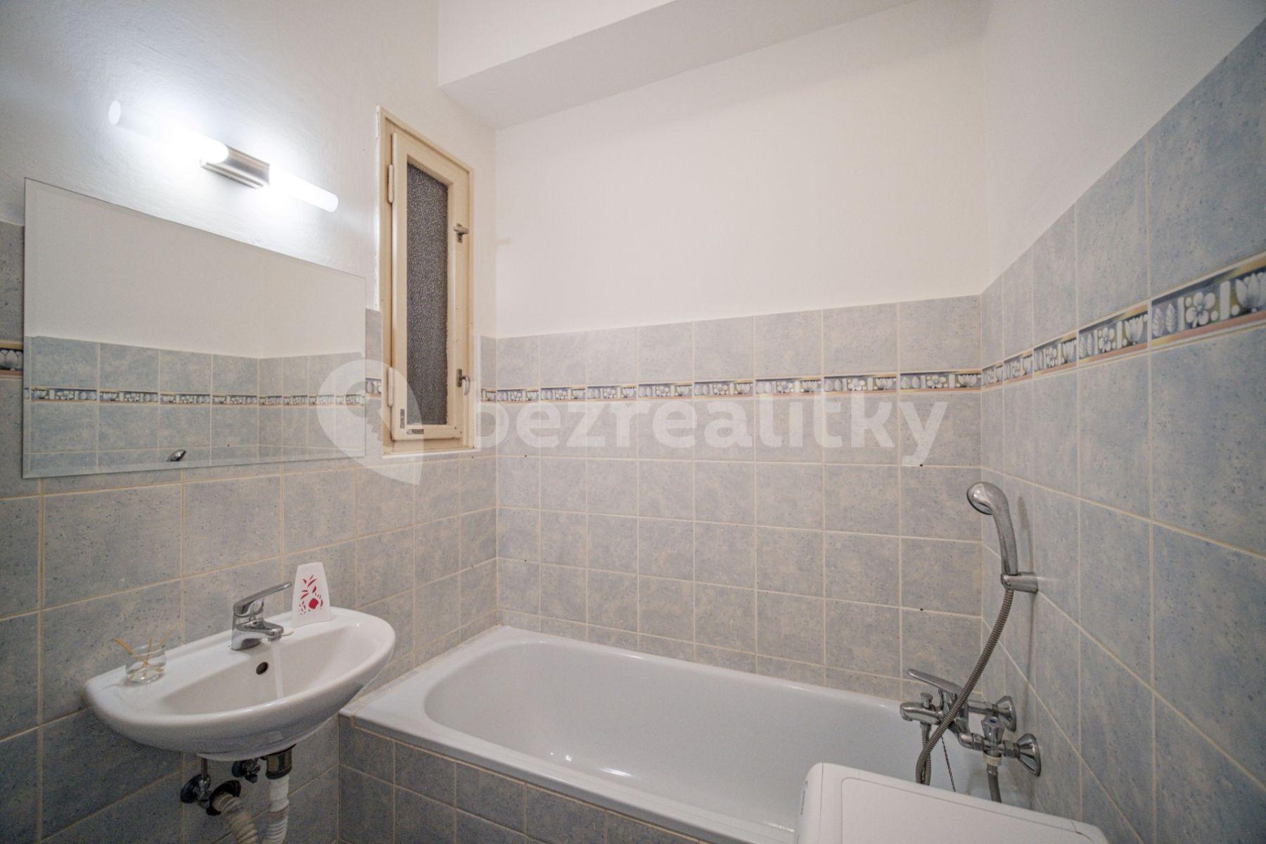 Pronájem bytu 1+kk 36 m², Štefánikova, Praha, Praha