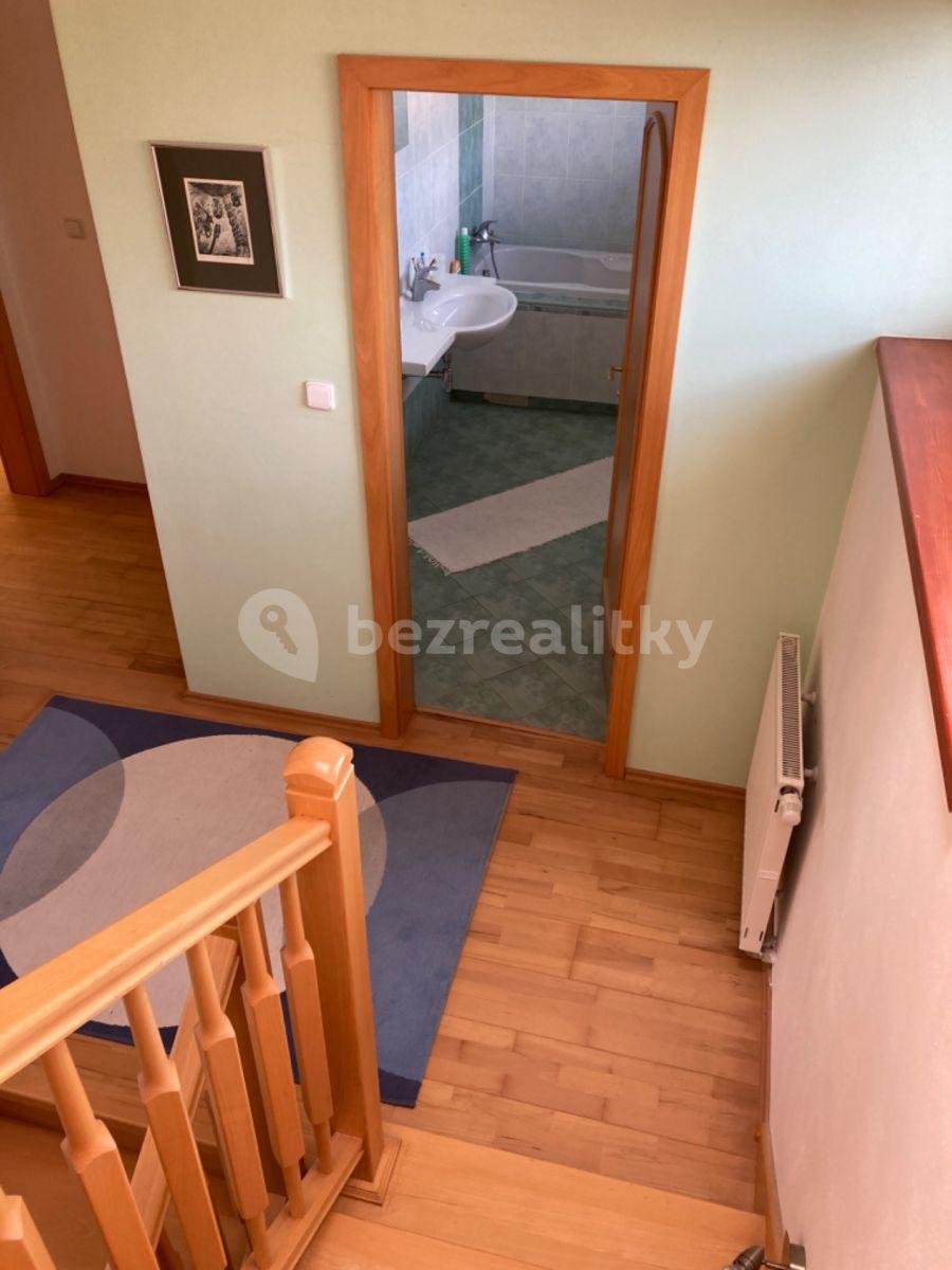 Pronájem domu 200 m², pozemek 150 m², Kvetinová, Banská Bystrica, Banskobystrický kraj