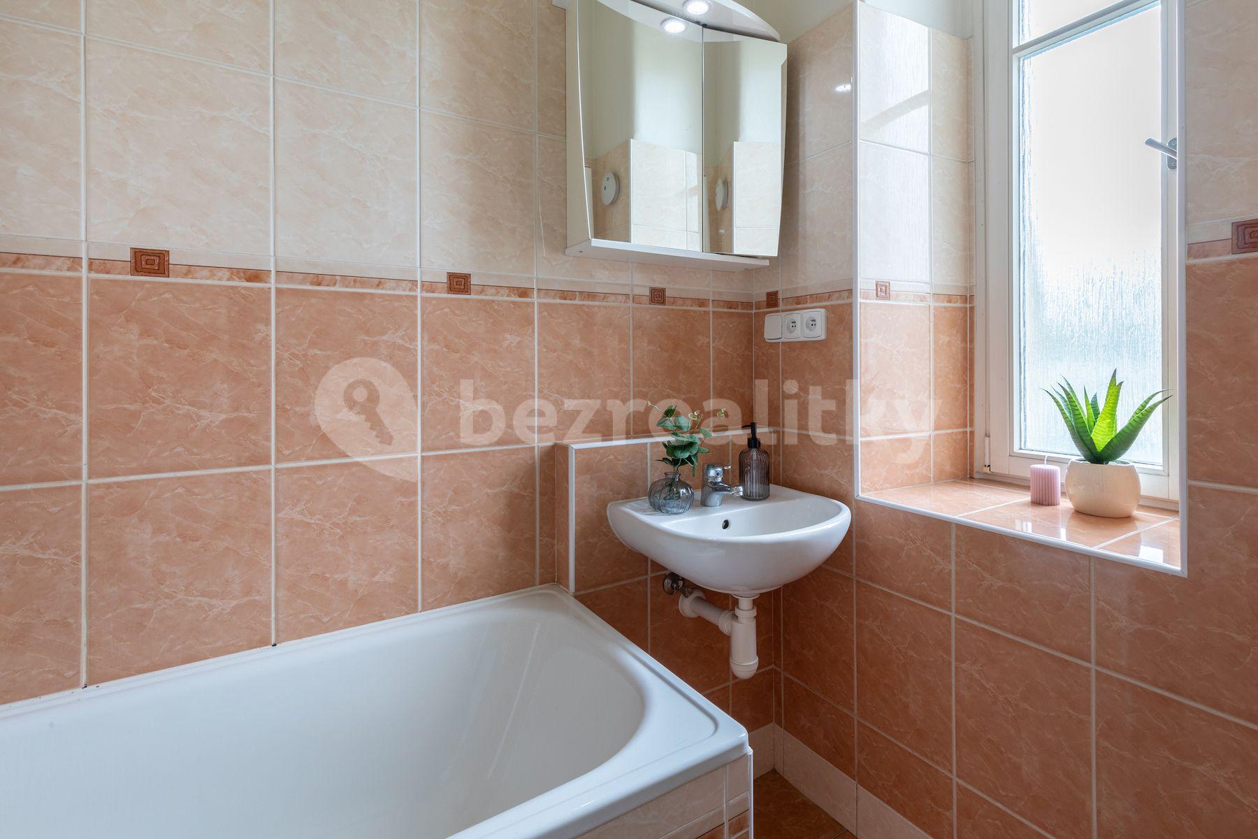 Prodej bytu 2+kk 62 m², Železničářů, Praha, Praha