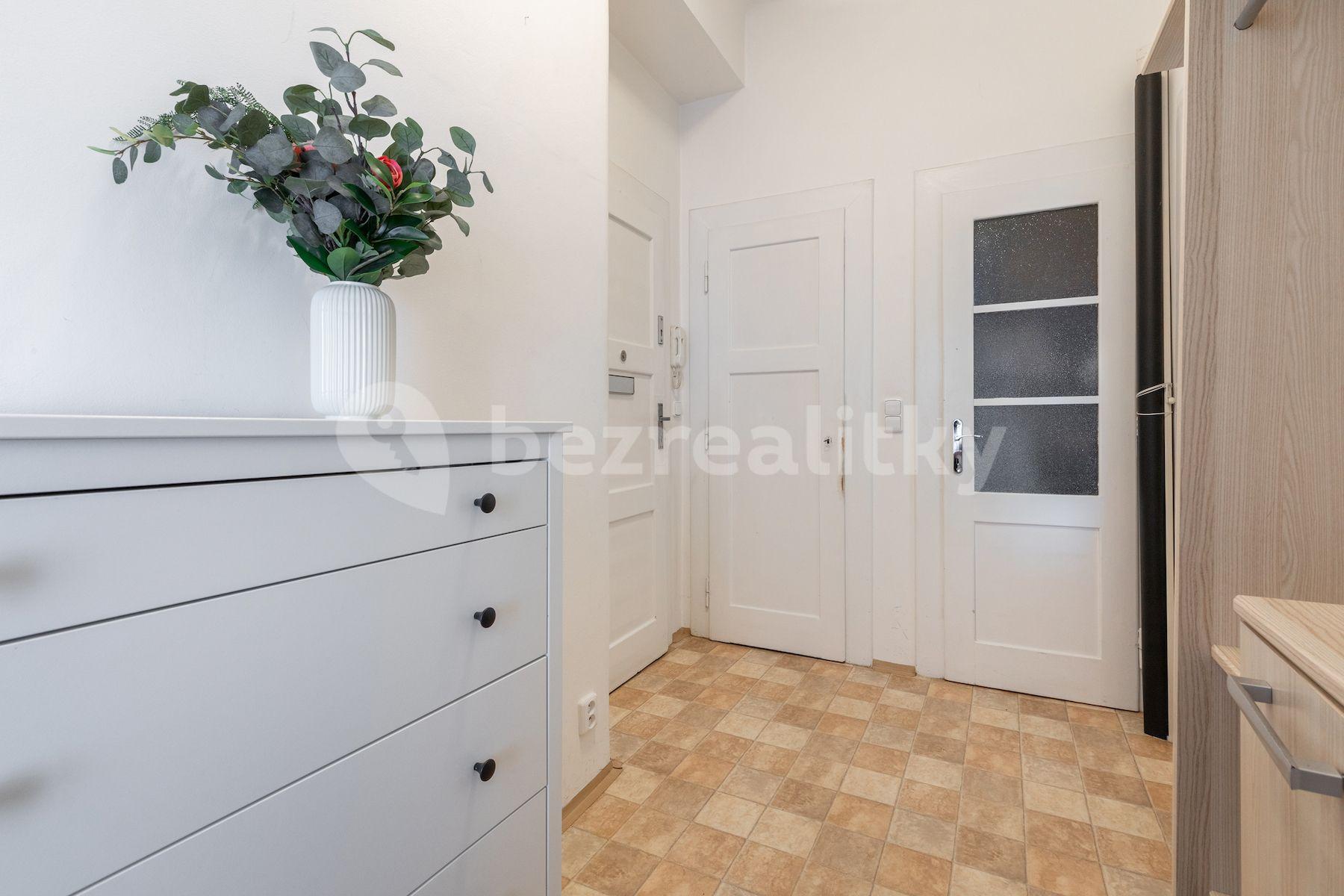 Prodej bytu 2+kk 62 m², Železničářů, Praha, Praha