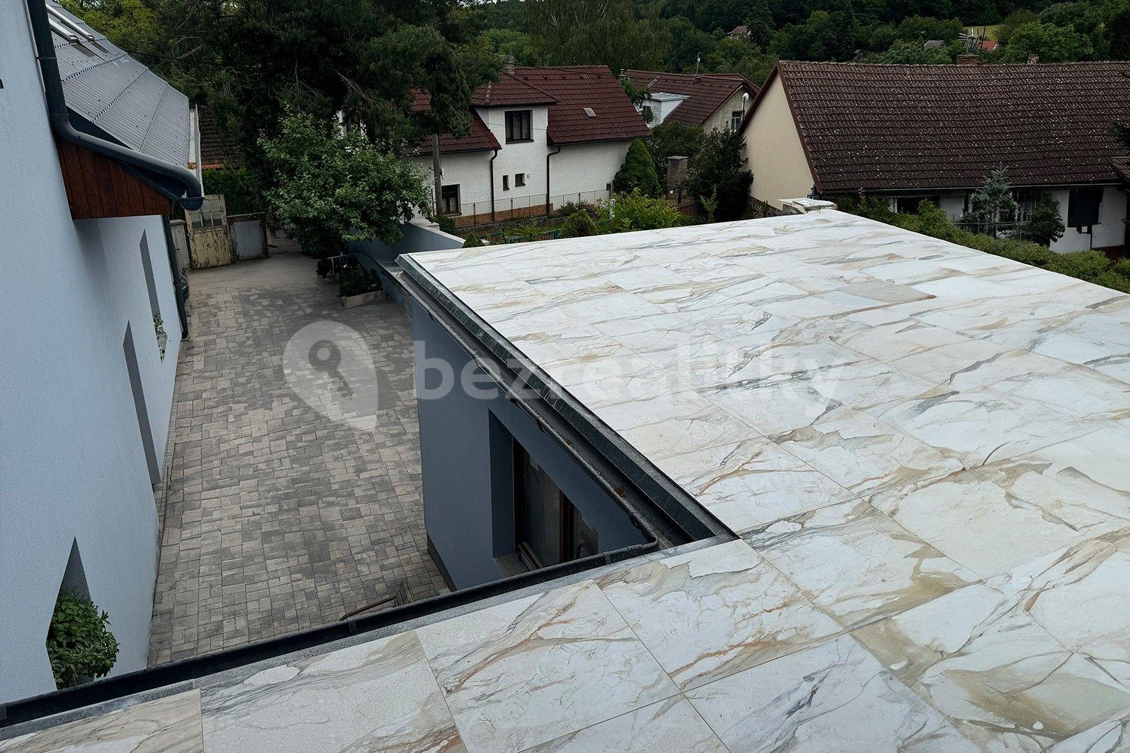 Prodej domu 264 m², pozemek 365 m², Prostřední, Březí, Středočeský kraj