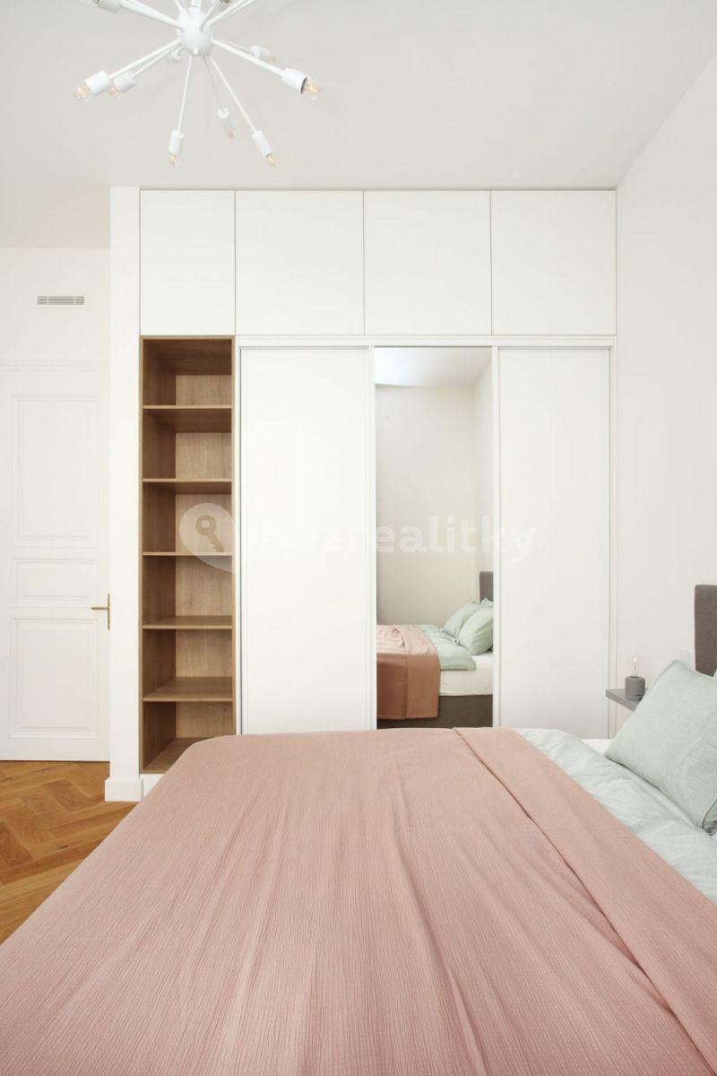 Pronájem bytu 2+kk 64 m², Dlážděná, Praha, Praha