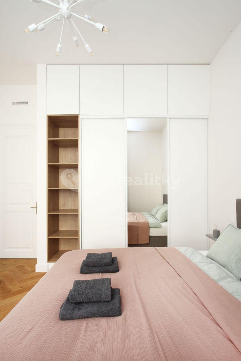 Pronájem bytu 2+kk 64 m², Dlážděná, Praha, Praha