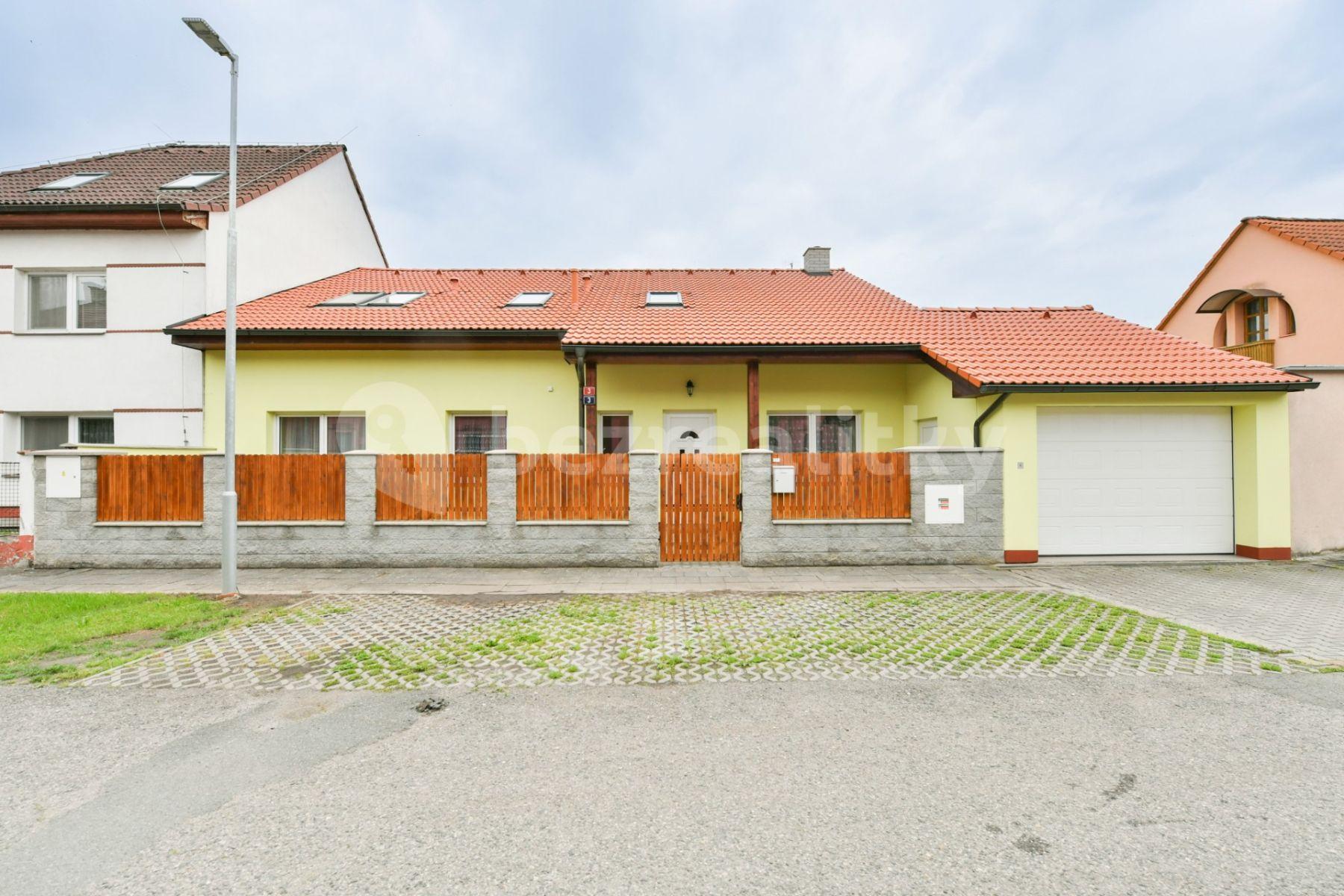 Prodej domu 250 m², pozemek 504 m², Husova, Kostelec nad Labem, Středočeský kraj