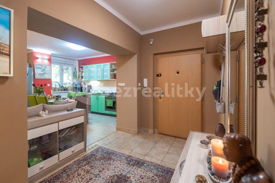 Pronájem bytu 2+1 16 m², Biskupcova, Praha, Praha