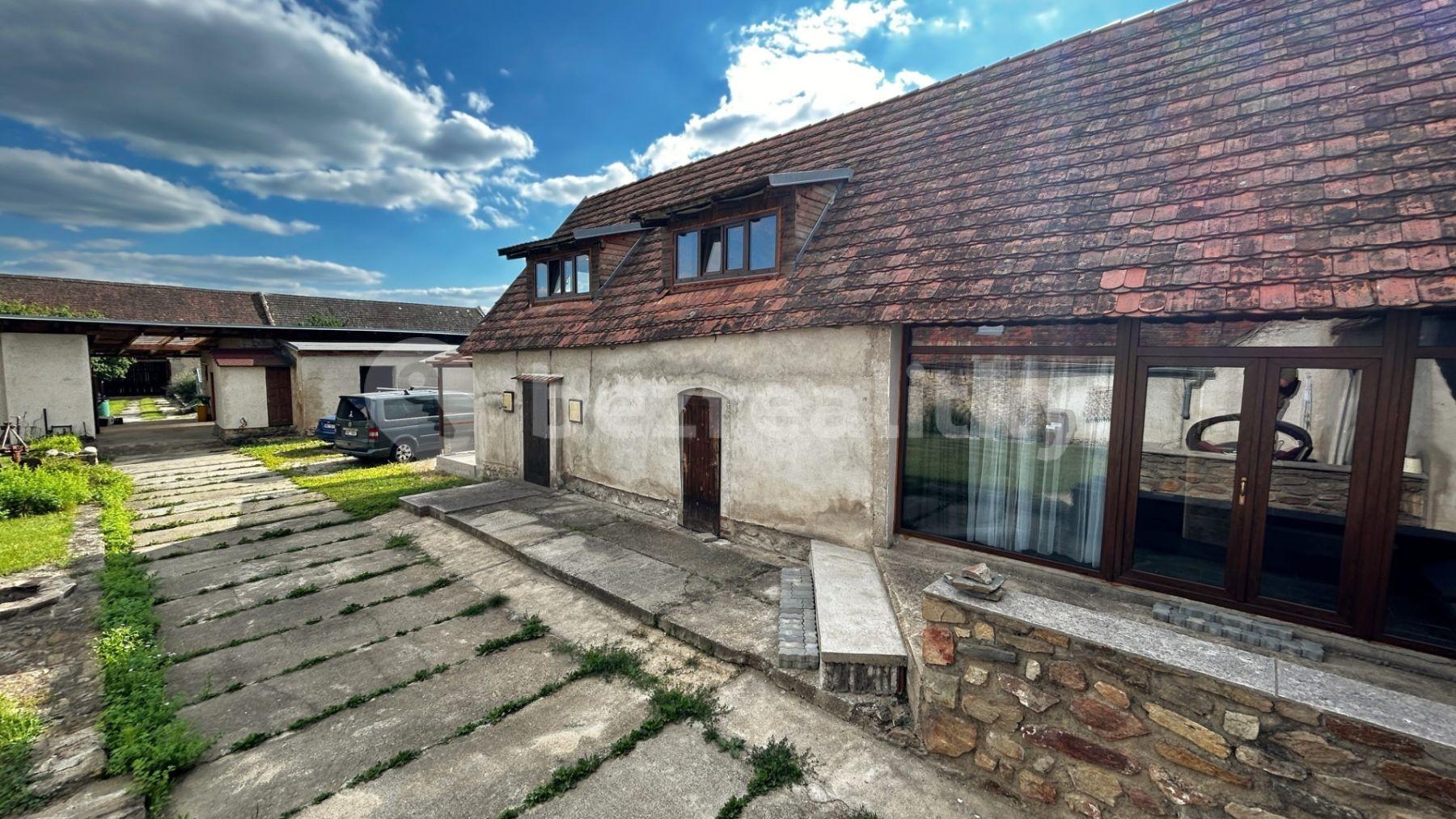 Prodej domu 850 m², pozemek 4.086 m², Štítary, Jihomoravský kraj