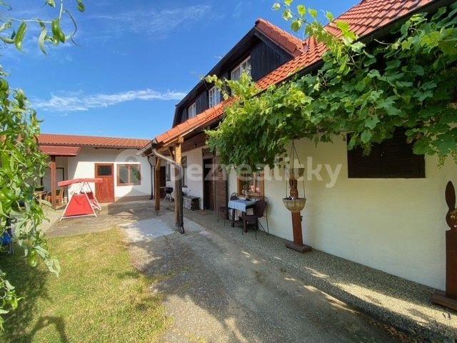 Prodej domu 165 m², pozemek 305 m², Býchory, Středočeský kraj