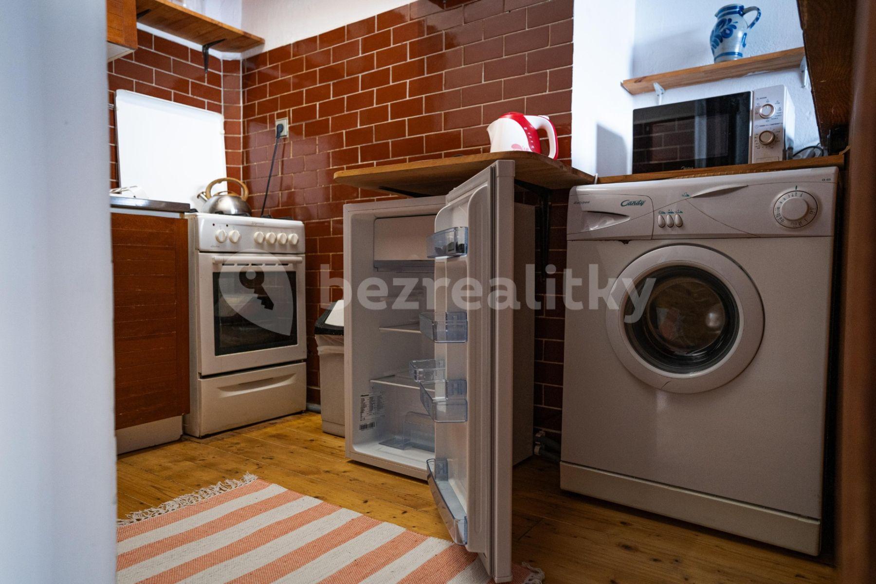 Pronájem bytu 1+kk 35 m², Pelhřimovská, Praha, Praha