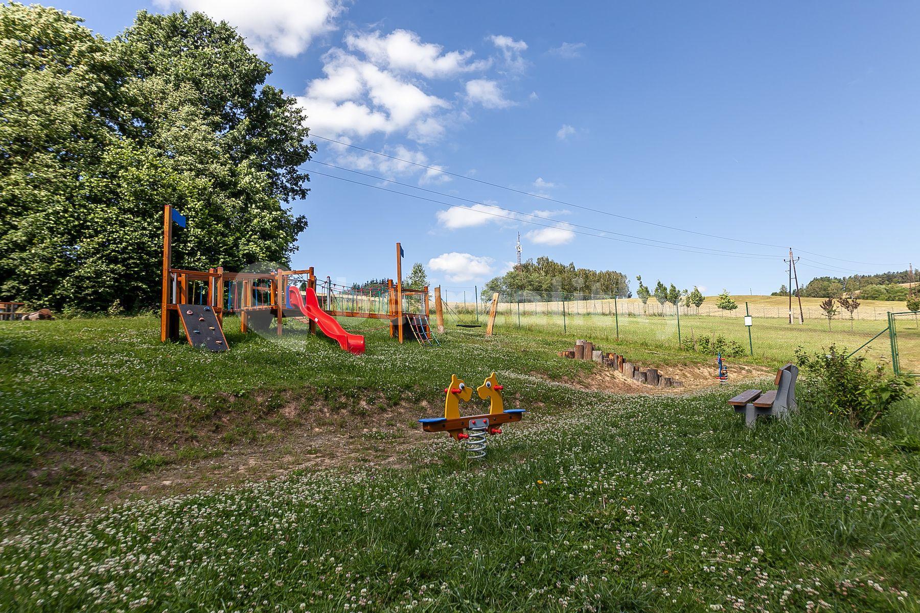 Prodej pozemku 3.360 m², Chuchelna, Chuchelna, Liberecký kraj