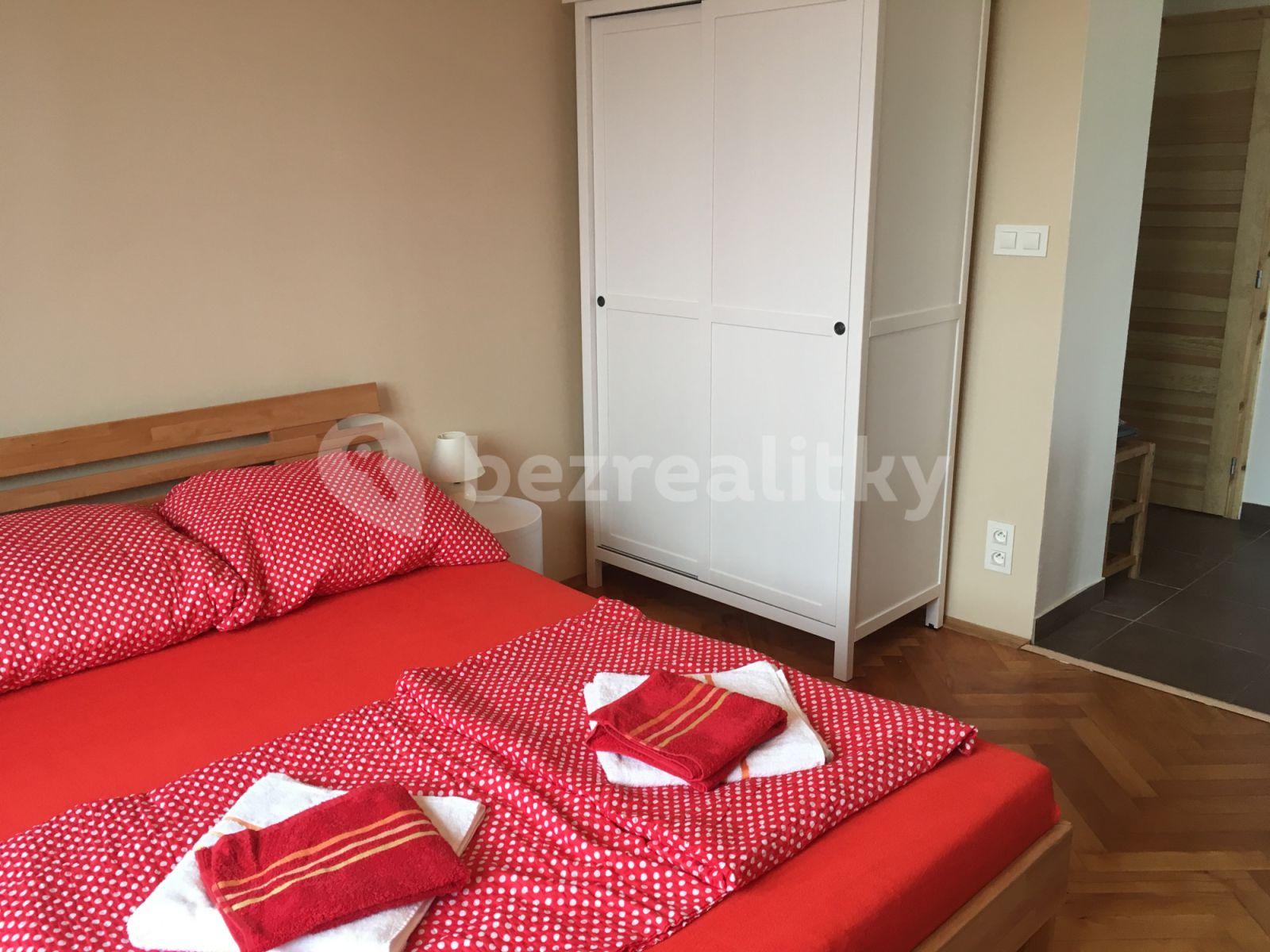 Pronájem bytu 1+kk 32 m², Bělohorská, Praha, Praha