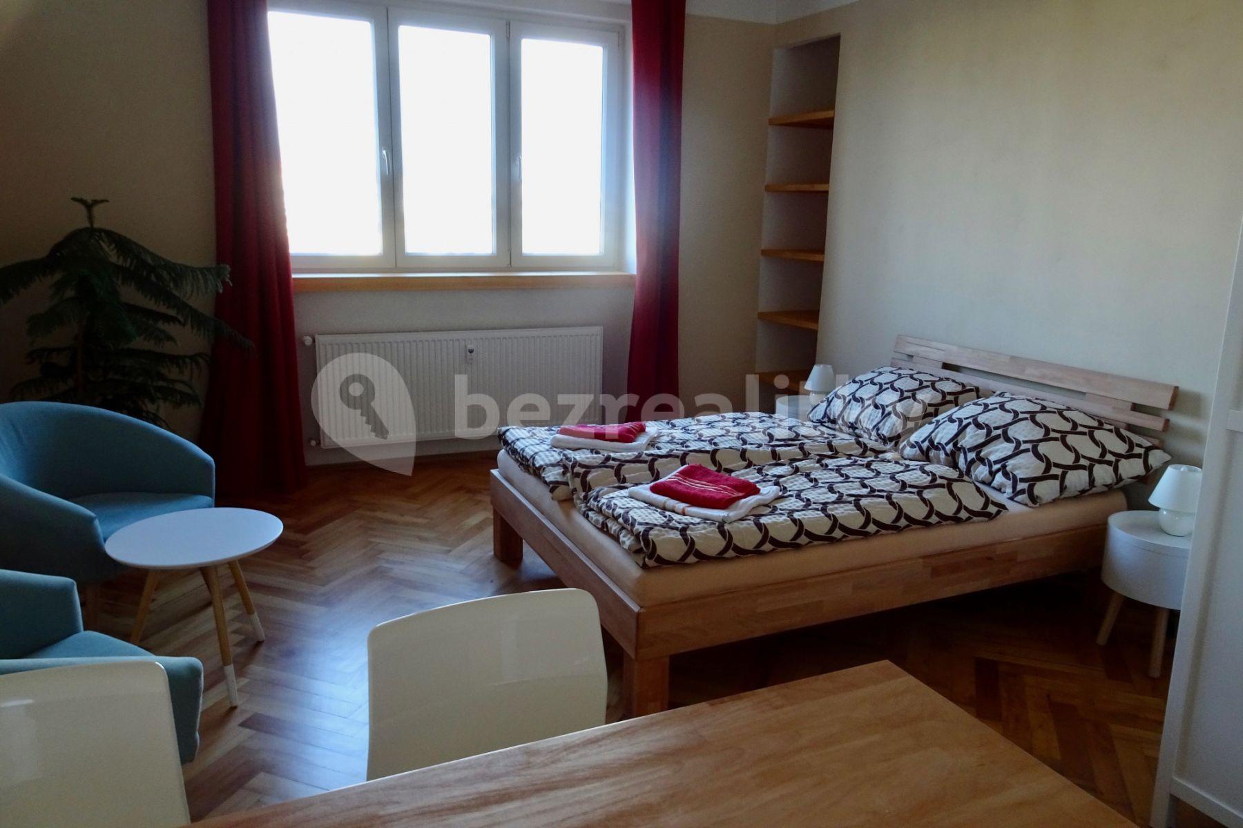 Pronájem bytu 1+kk 32 m², Bělohorská, Praha, Praha