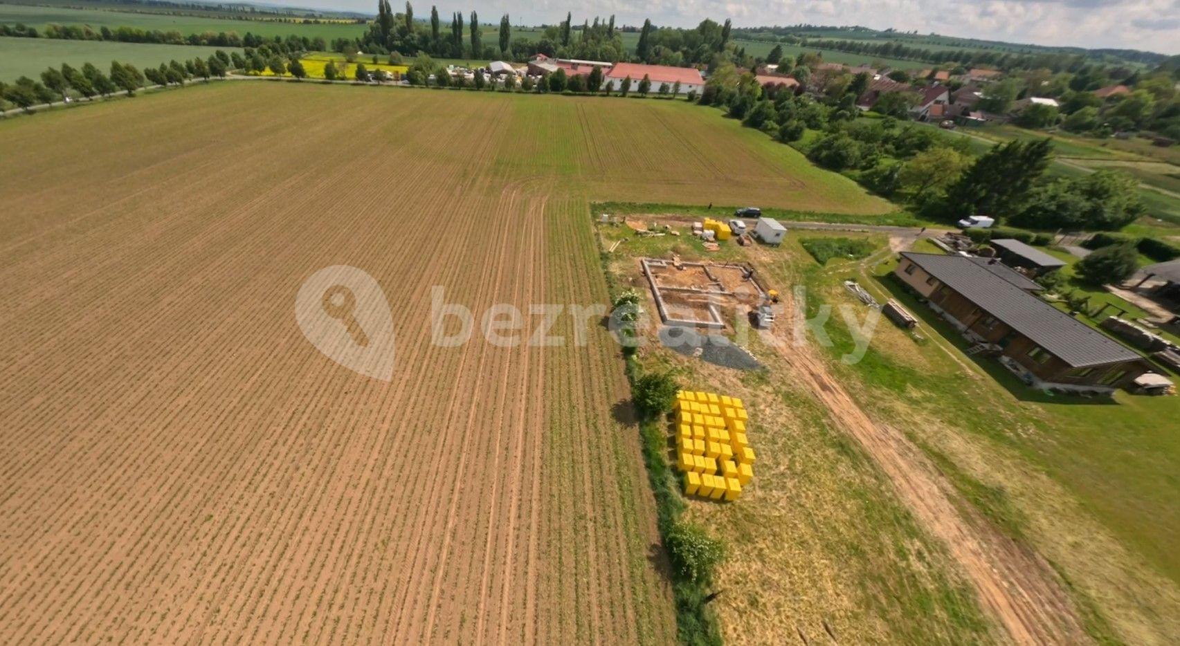 Prodej pozemku 4.564 m², Vitice, Středočeský kraj