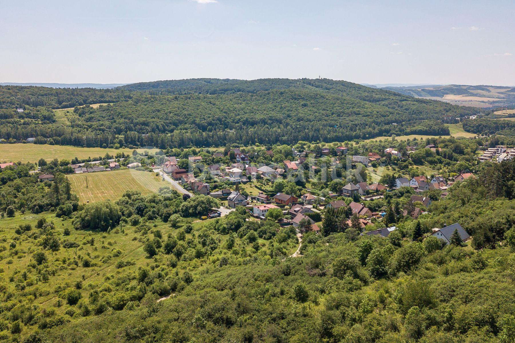 Prodej pozemku 1.714 m², Stupická, Vráž, Středočeský kraj