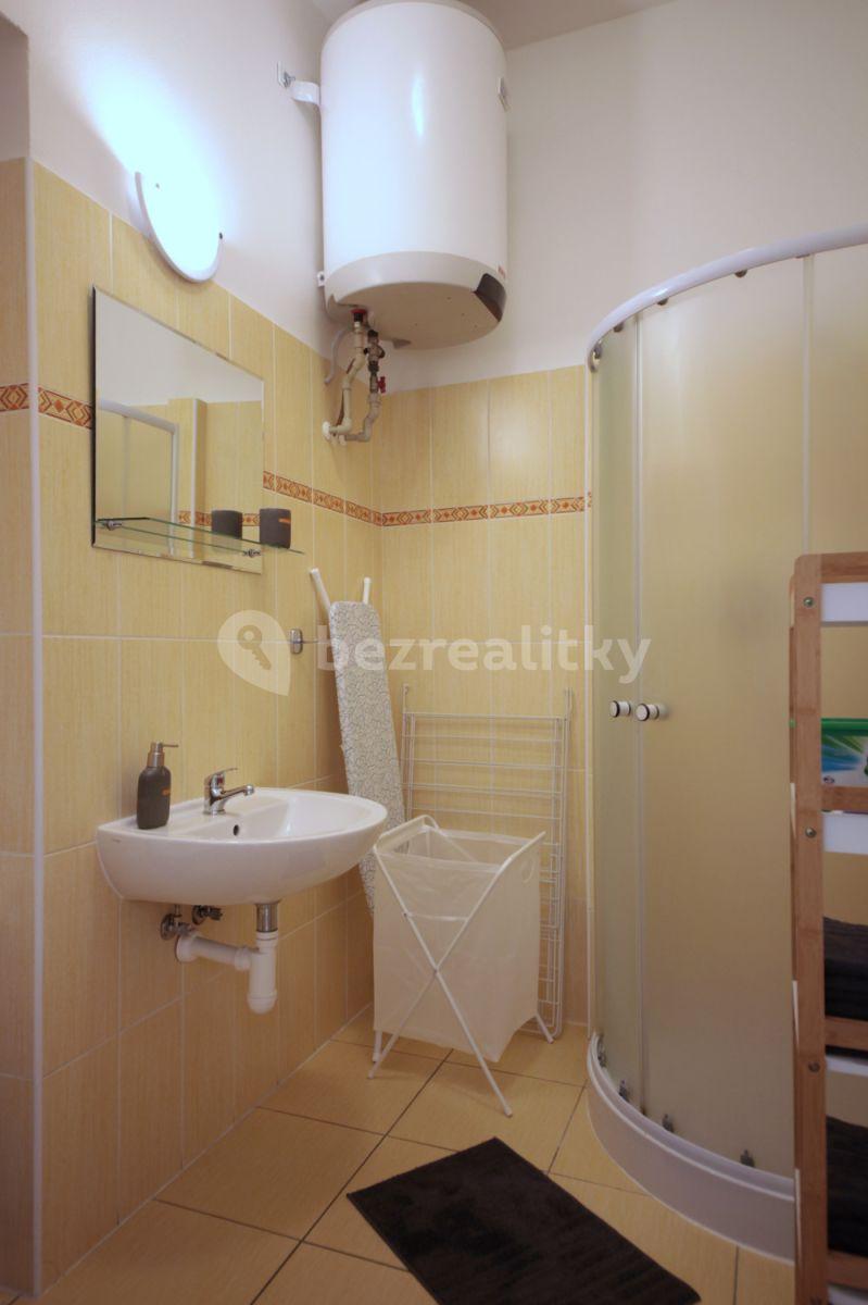 Pronájem bytu 2+kk 36 m², Plzeňská, Praha, Praha