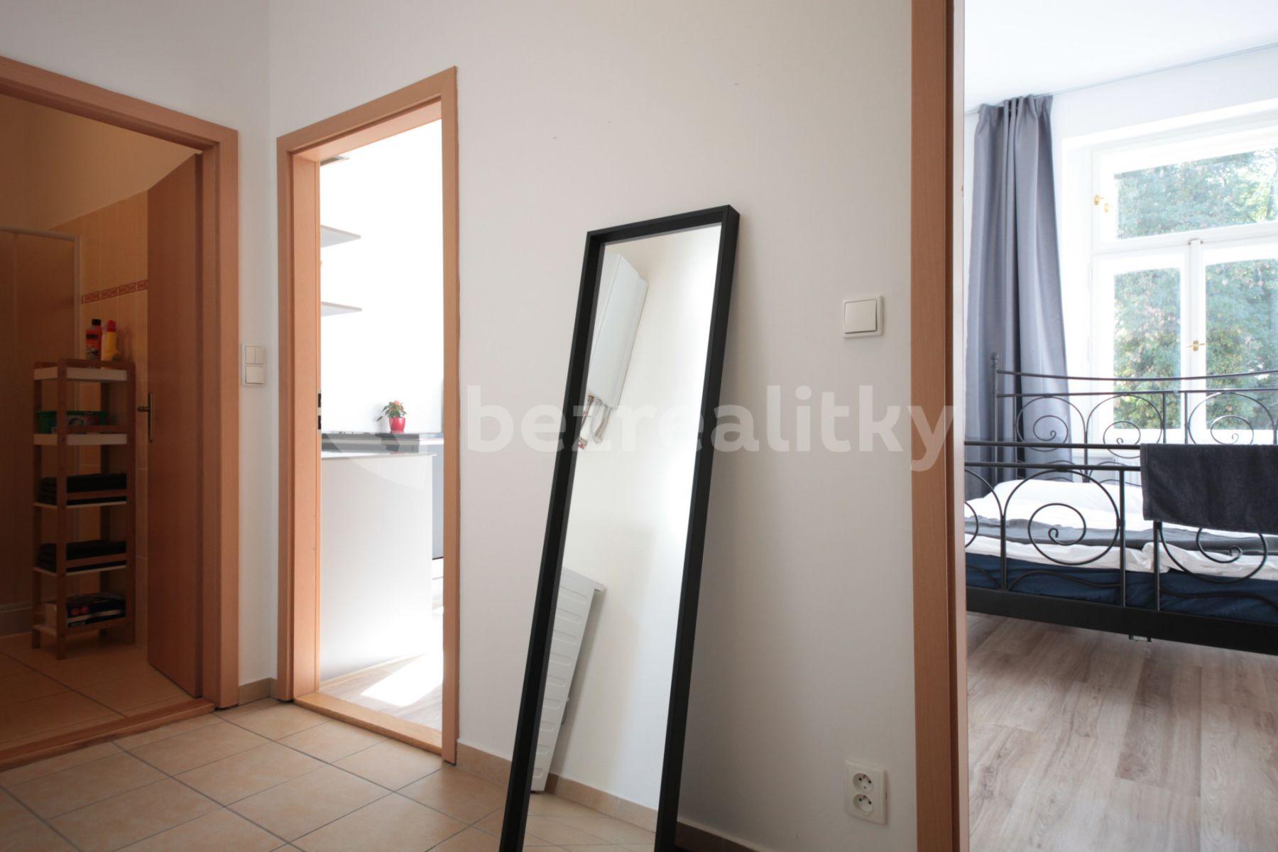 Pronájem bytu 2+kk 36 m², Plzeňská, Praha, Praha