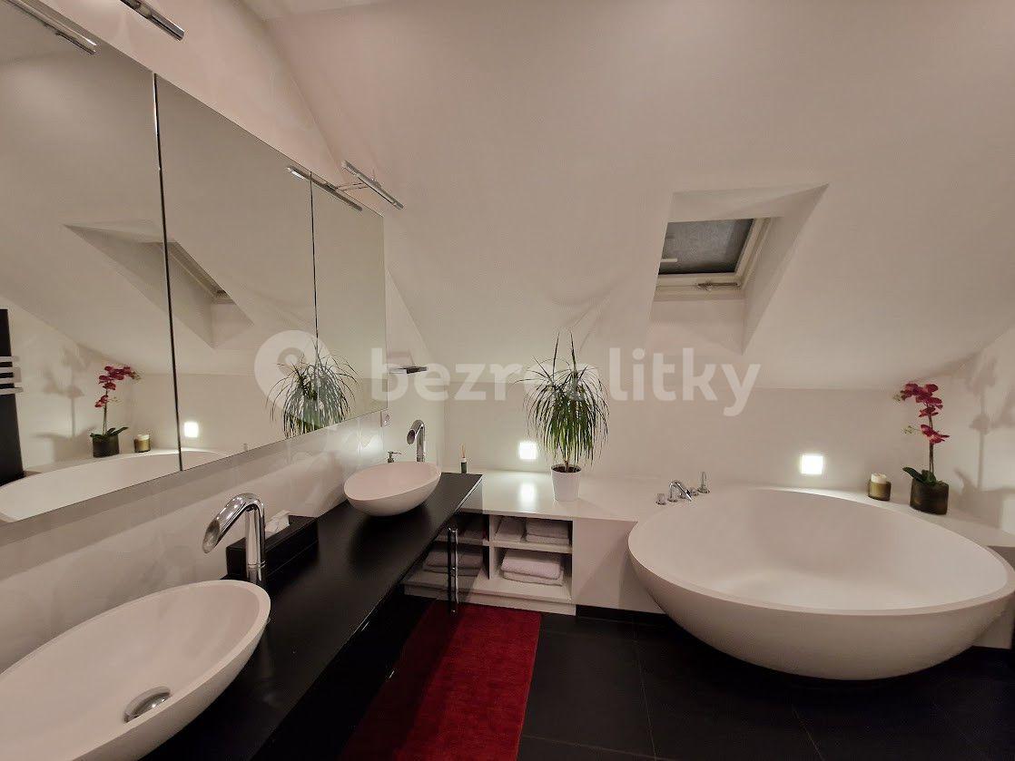 Pronájem bytu 2+kk 80 m², Kubelíkova, Praha, Praha