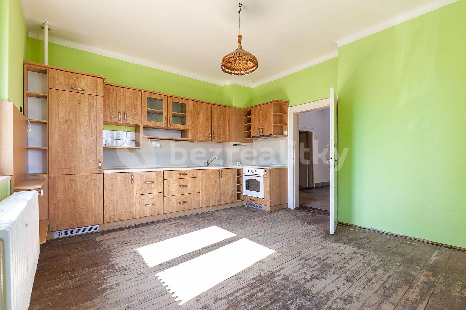 Prodej pozemku 1.182 m², Lipenská, Praha, Praha