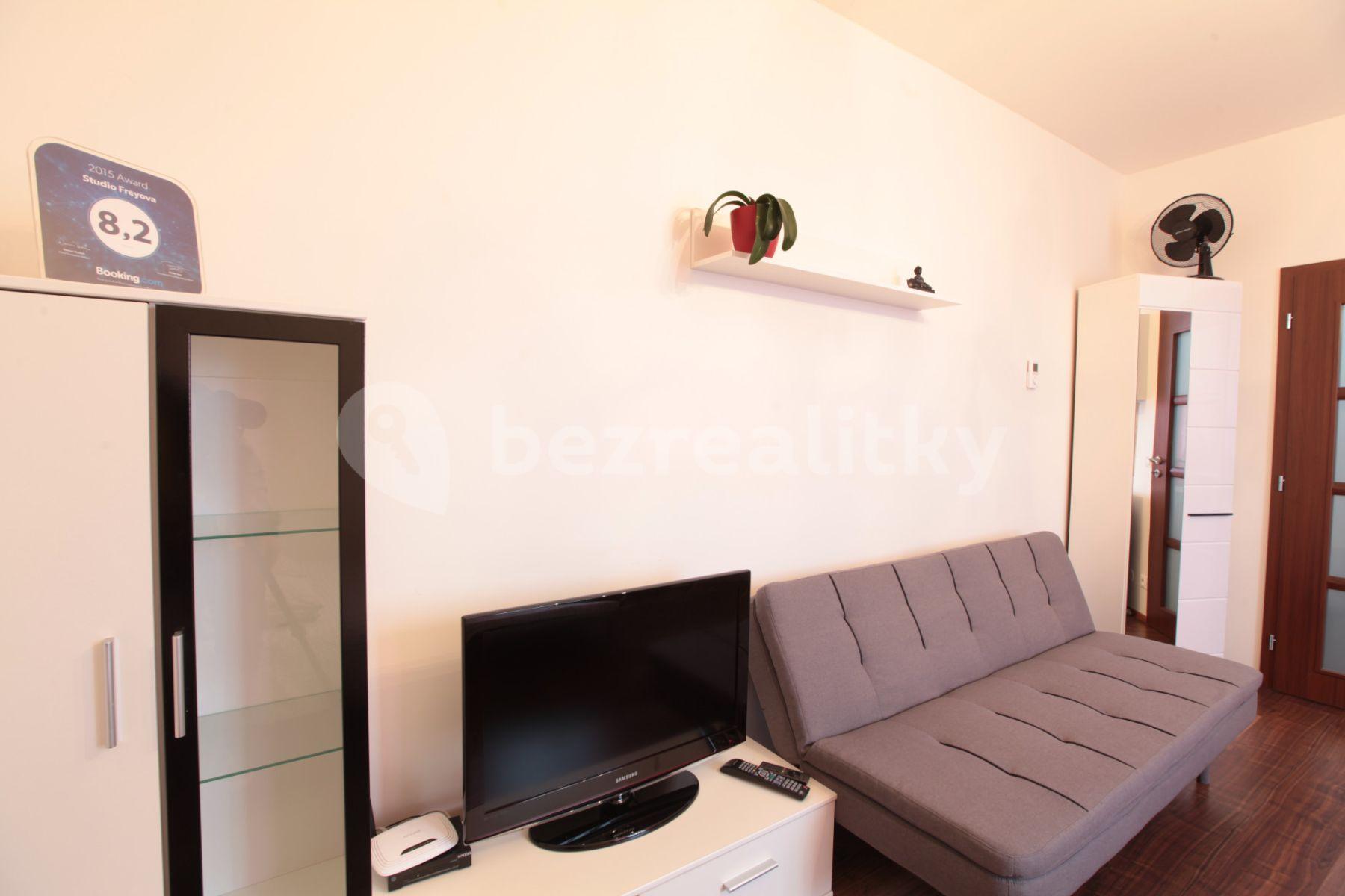 Pronájem bytu 1+kk 25 m², Freyova, Praha, Praha