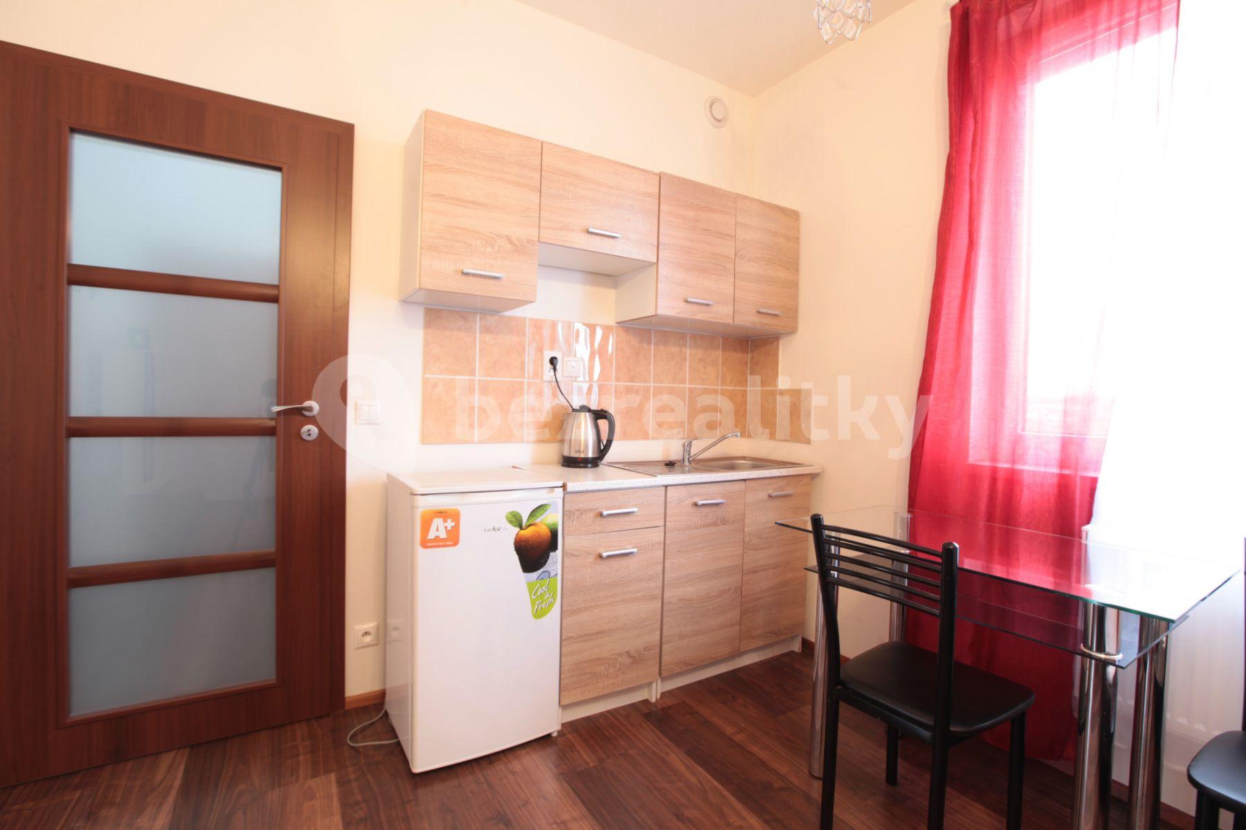 Pronájem bytu 1+kk 25 m², Freyova, Praha, Praha