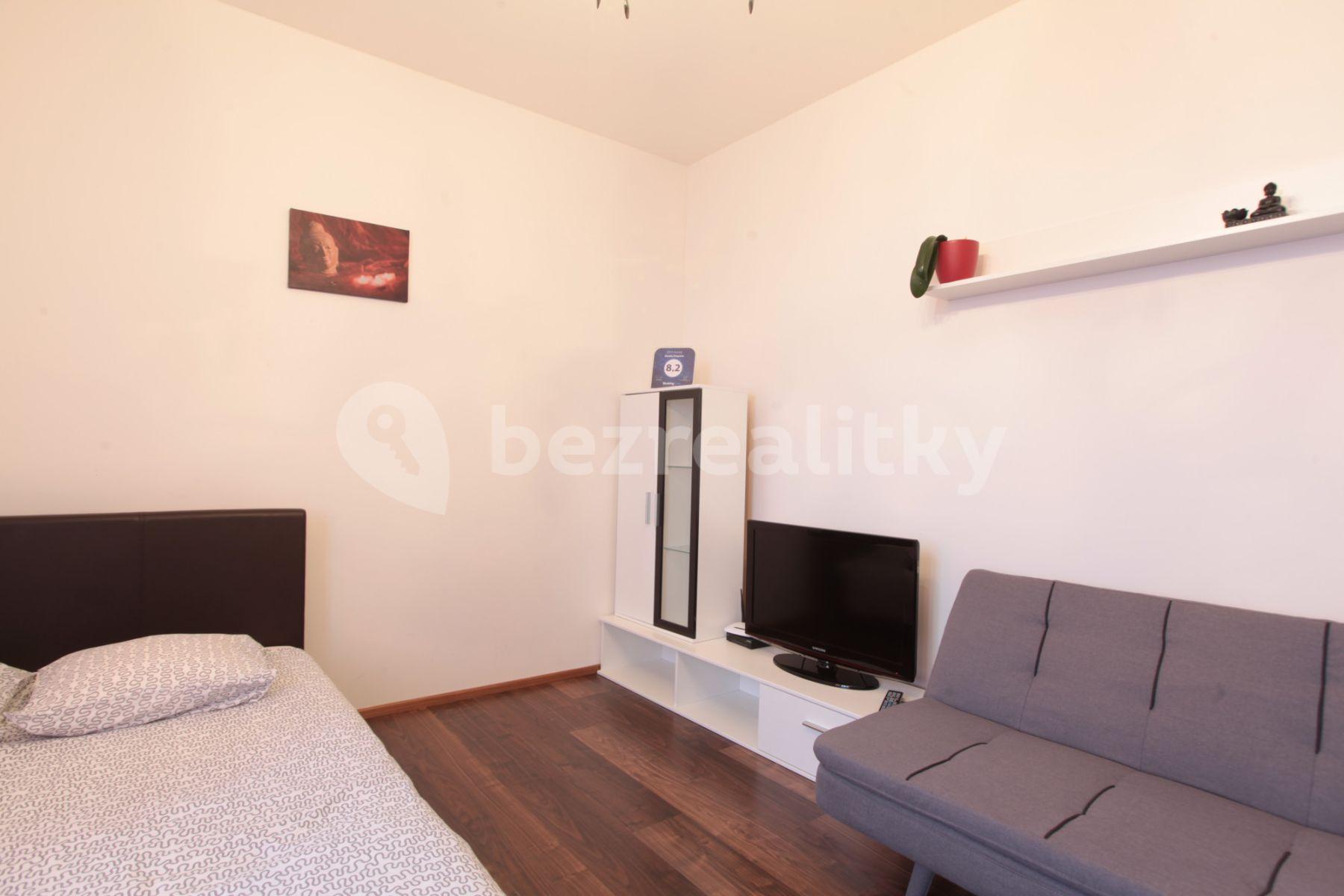 Pronájem bytu 1+kk 25 m², Freyova, Praha, Praha