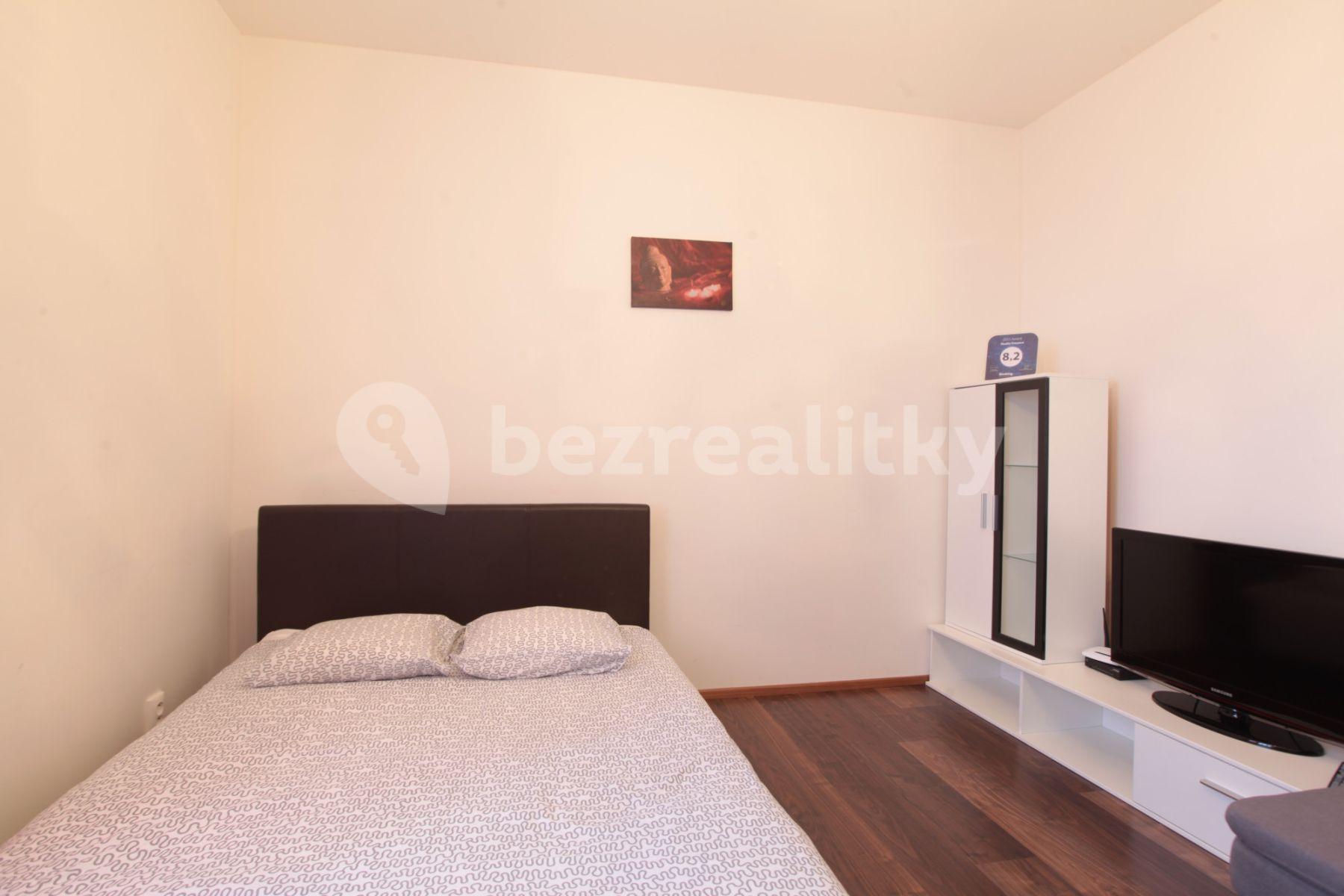 Pronájem bytu 1+kk 25 m², Freyova, Praha, Praha