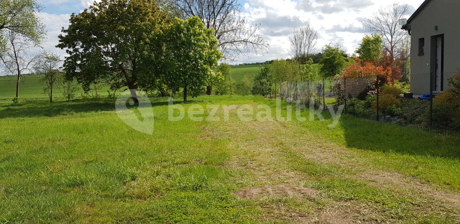 Prodej pozemku 1.040 m², Pod Kapličkou, Předboj, Středočeský kraj