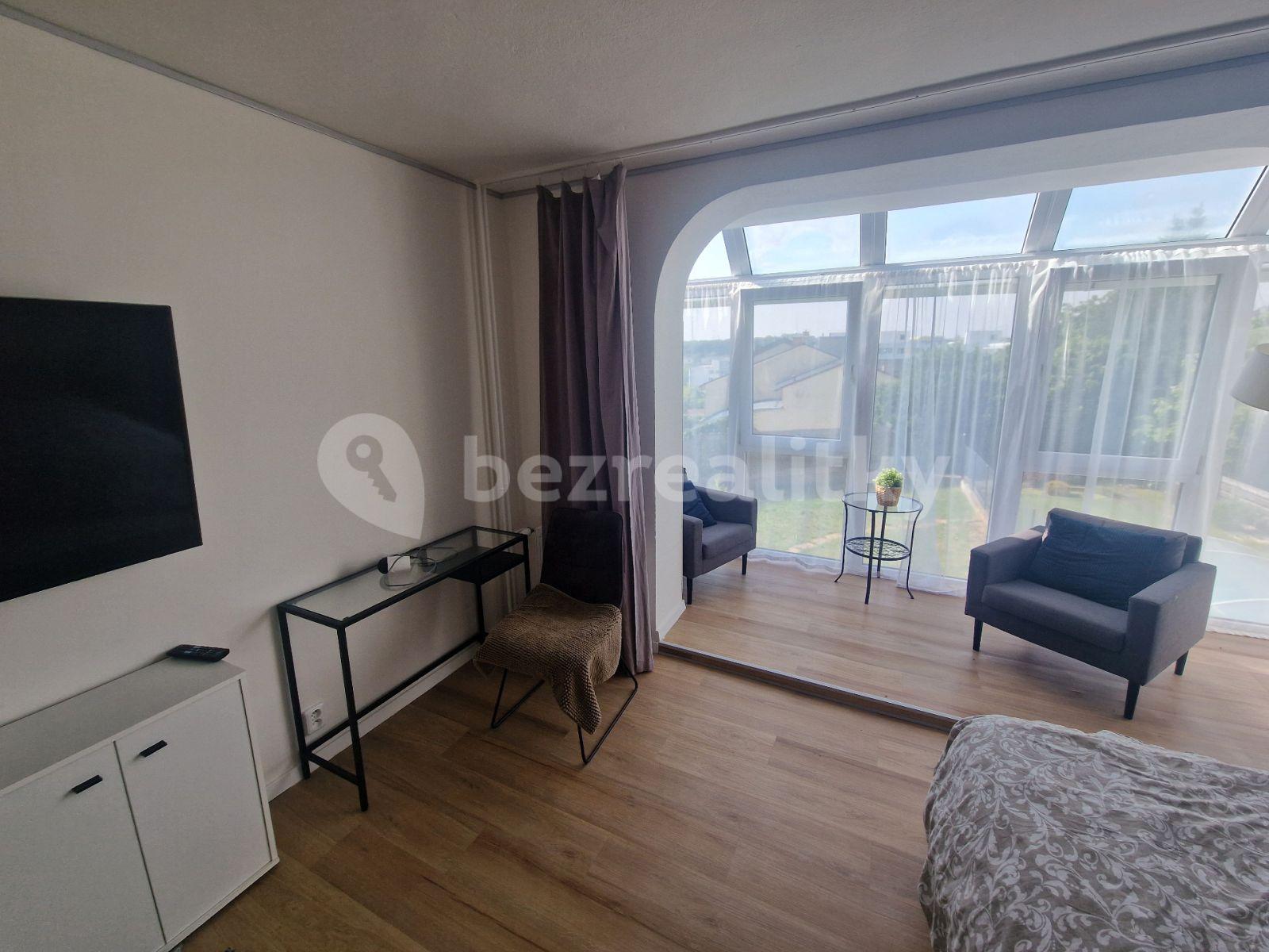 Pronájem bytu 1+kk 25 m², K Trninám, Praha, Praha