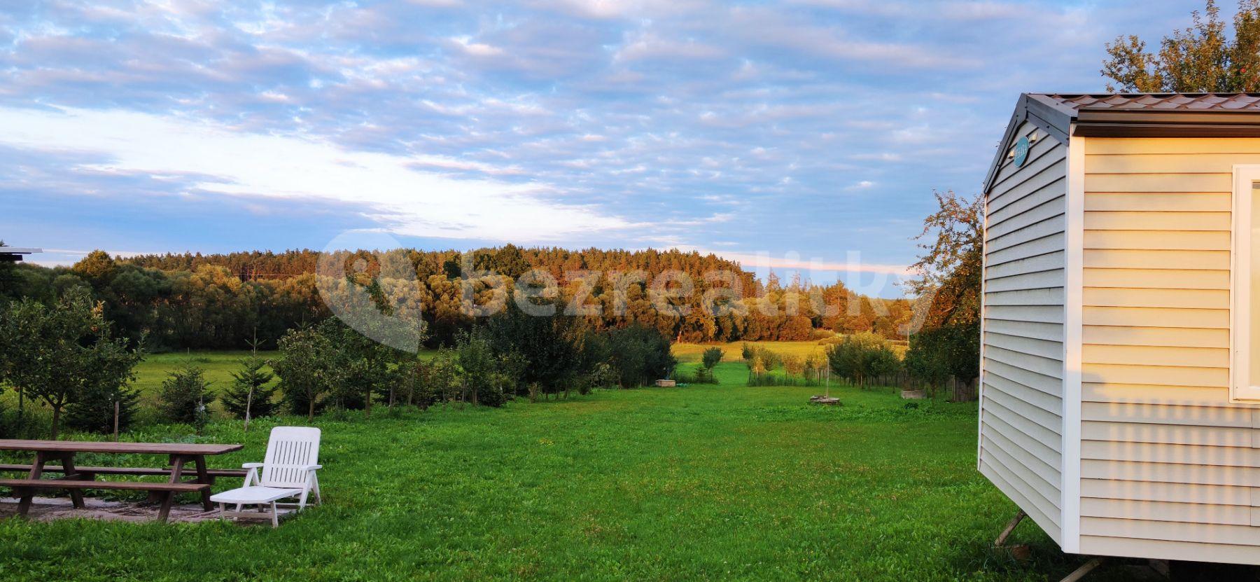 Prodej pozemku 3.654 m², Bernartice, Jihočeský kraj