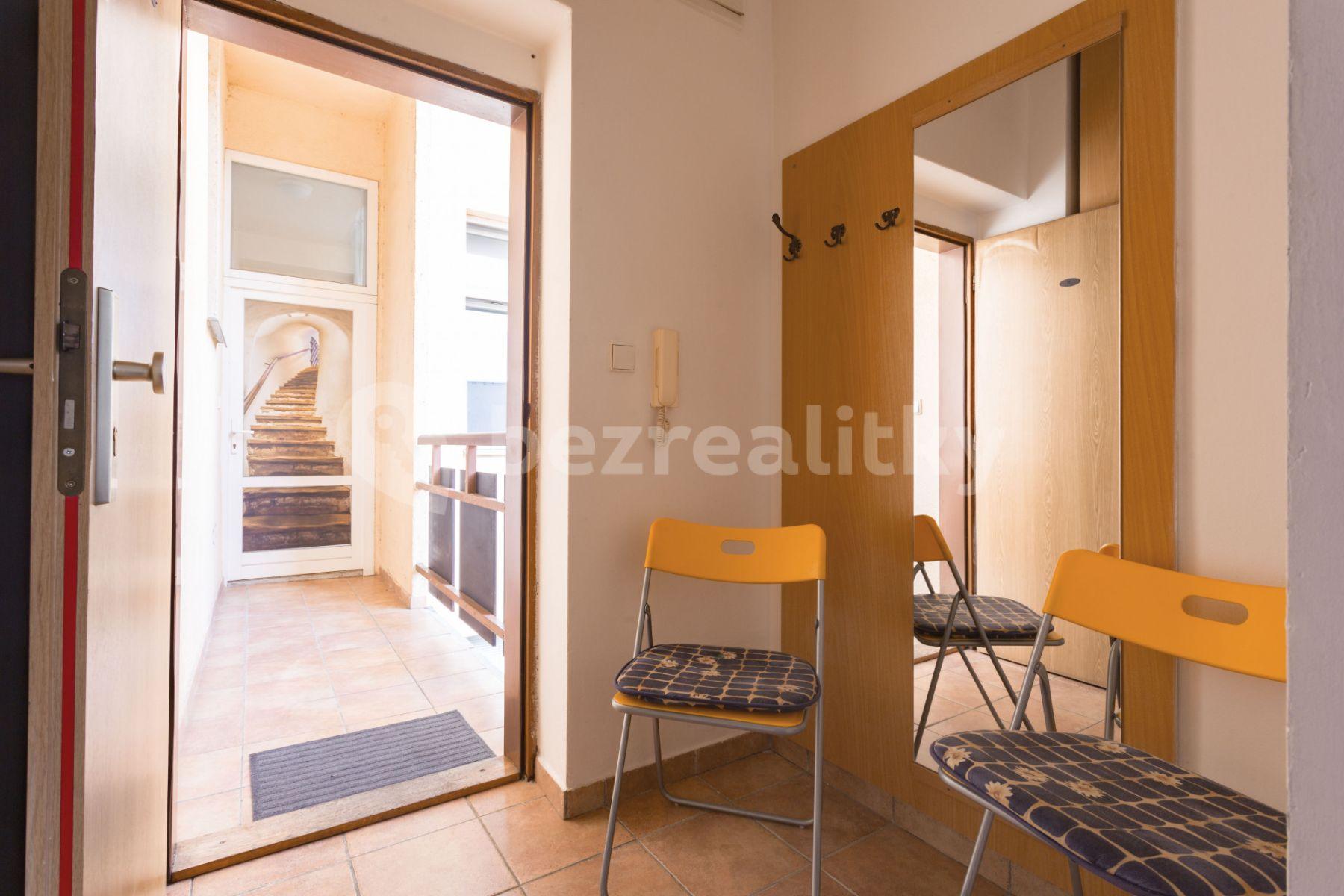 Pronájem bytu 1+kk 28 m², Kozácká, Praha, Praha