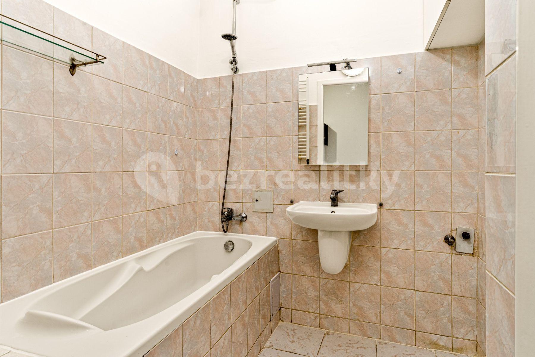 Prodej bytu 2+1 52 m², Tolstého, Praha, Praha