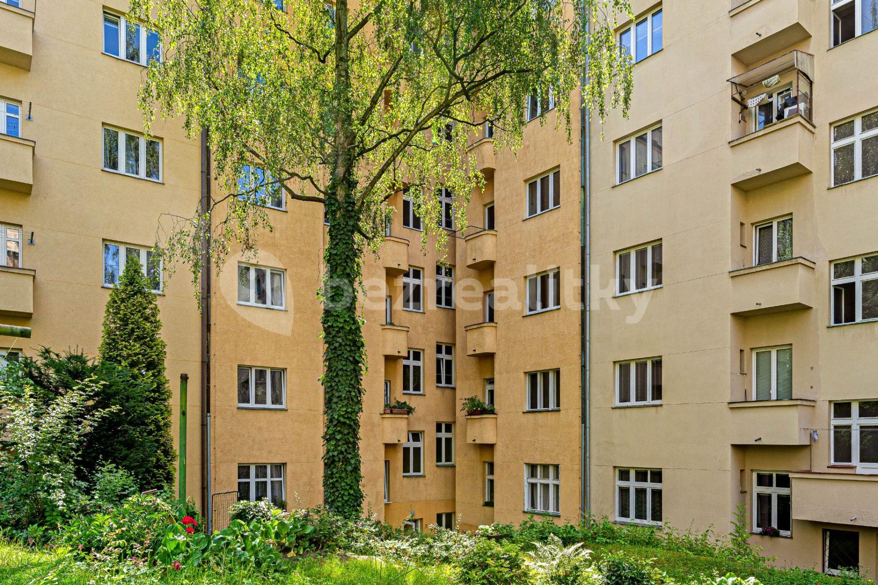 Prodej bytu 2+1 52 m², Tolstého, Praha, Praha