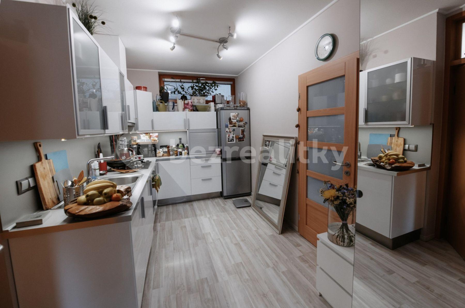 Pronájem bytu 3+kk 75 m², U Stanice, Praha, Praha